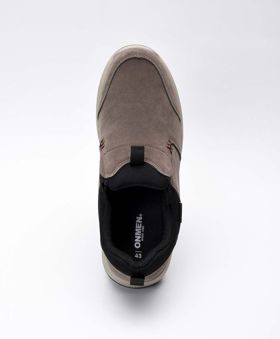 Mocas&iacute;n hombre calado lateral