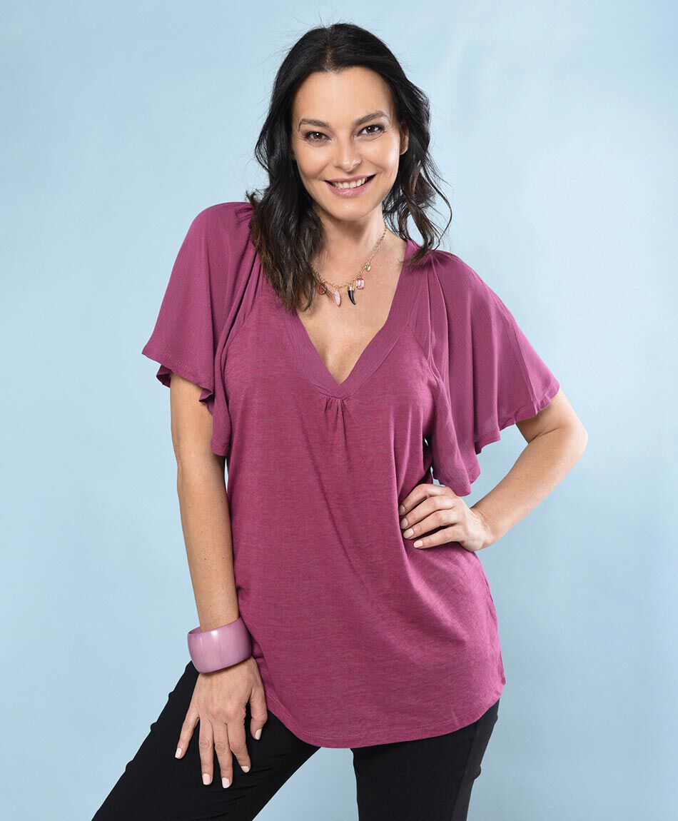 Polera manga corta cuello en v