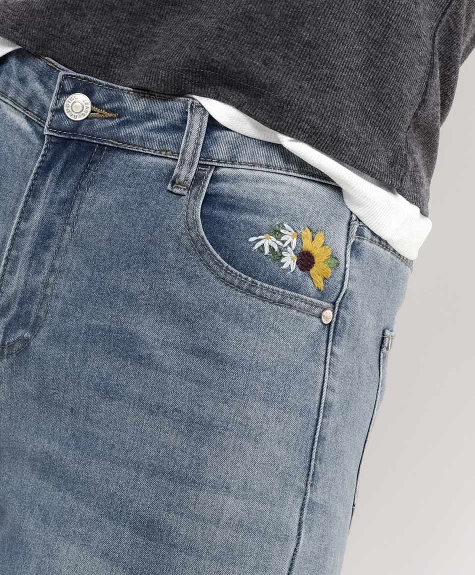 Jeans mujer bolsillo bordado Jeans mujer bolsillo bordado