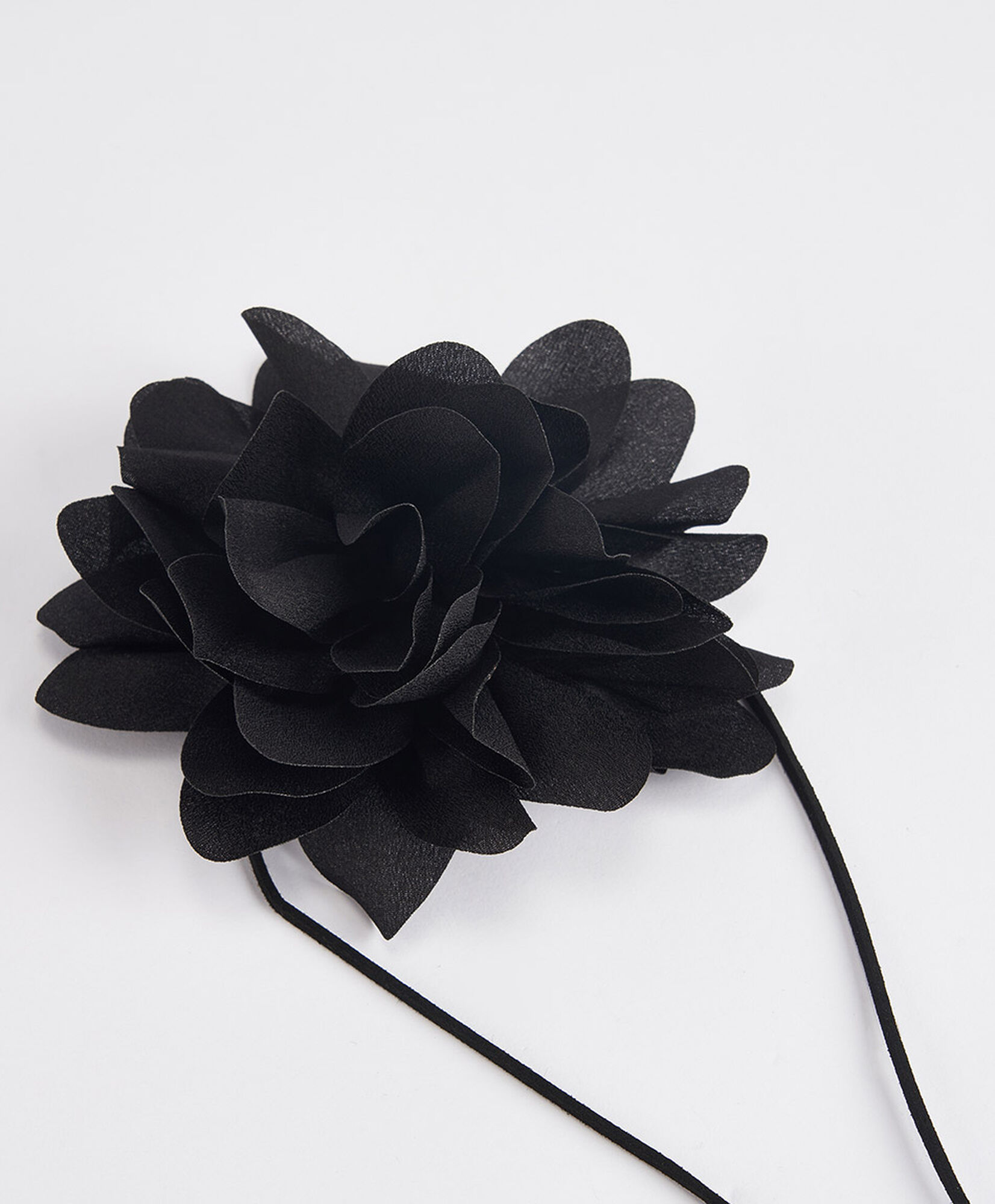Collar mujer flor negra Collar mujer flor negra