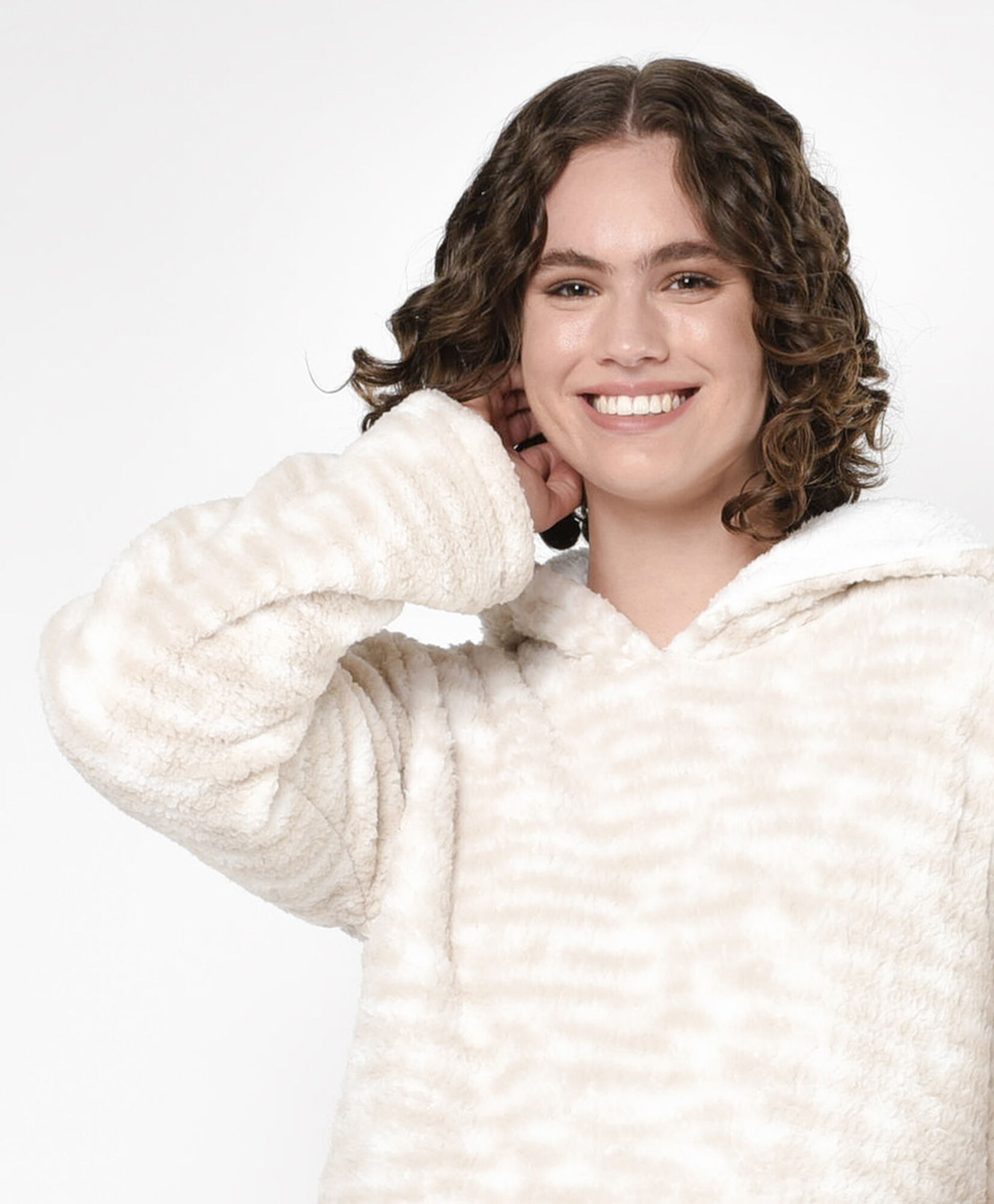 Polerón manta mujer líneas bolsillo Polerón manta mujer líneas bolsillo