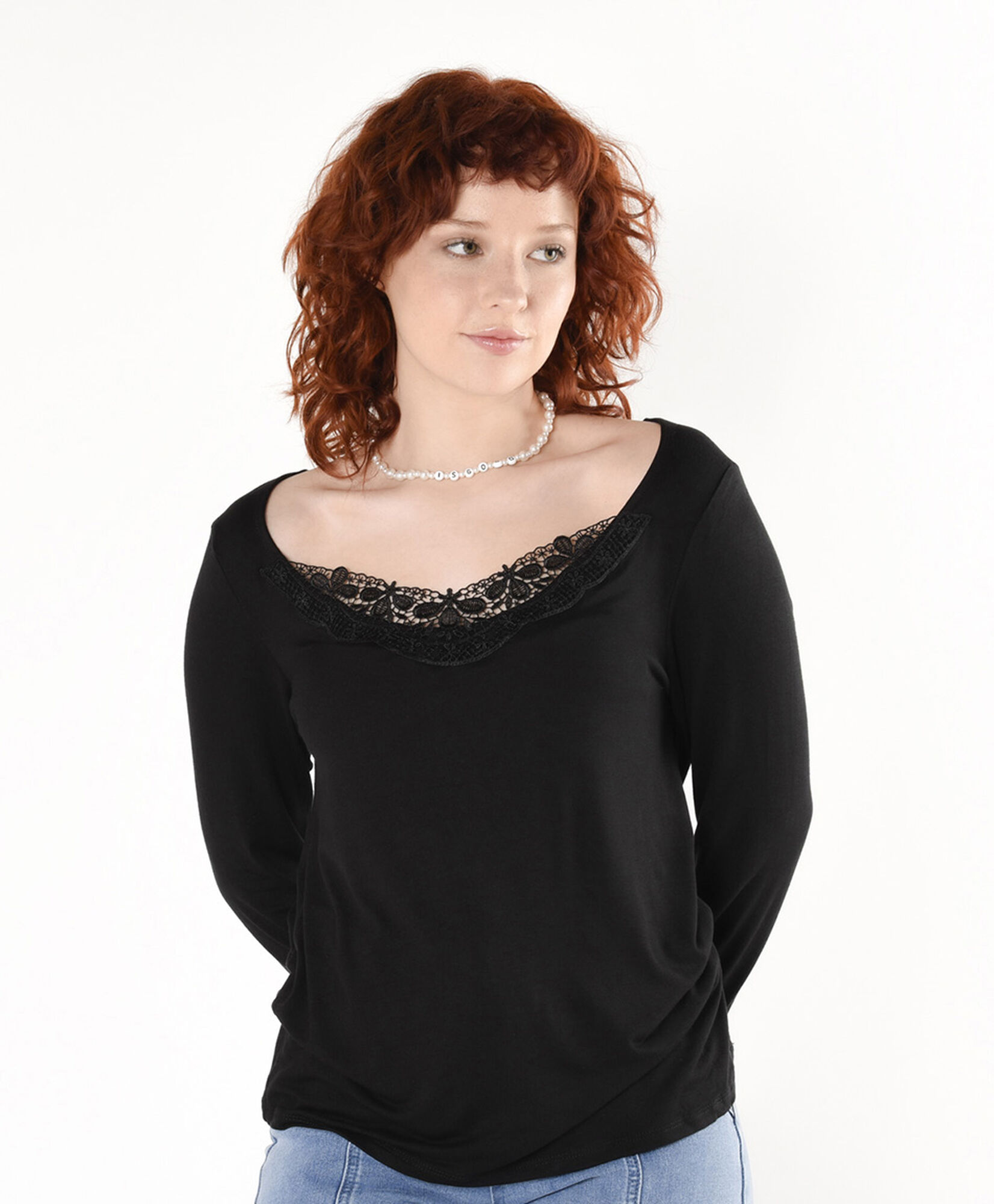 Polera mujer básica encaje negra Polera mujer básica encaje negra