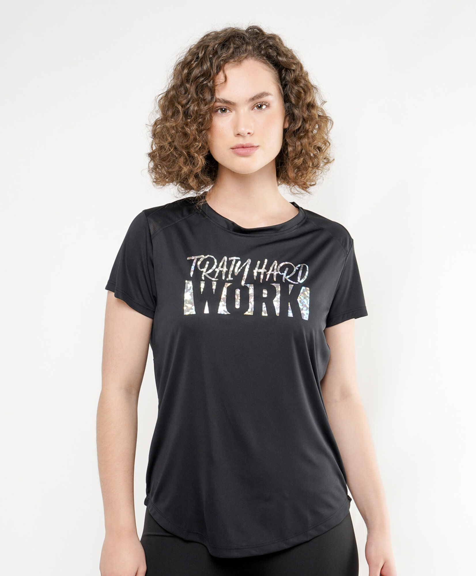 Polera deportiva mujer train hard Polera deportiva mujer train hard