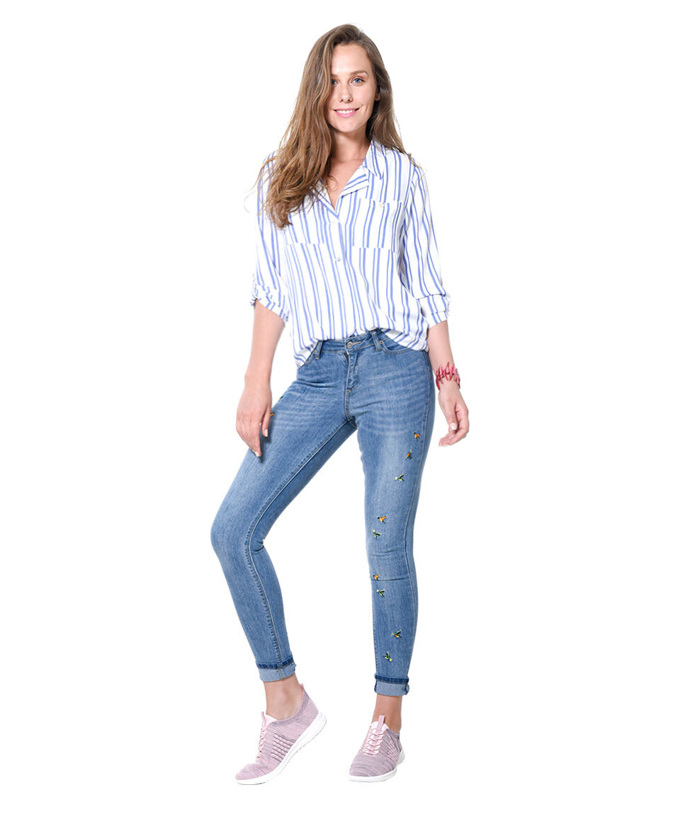 Jeans basta tachas