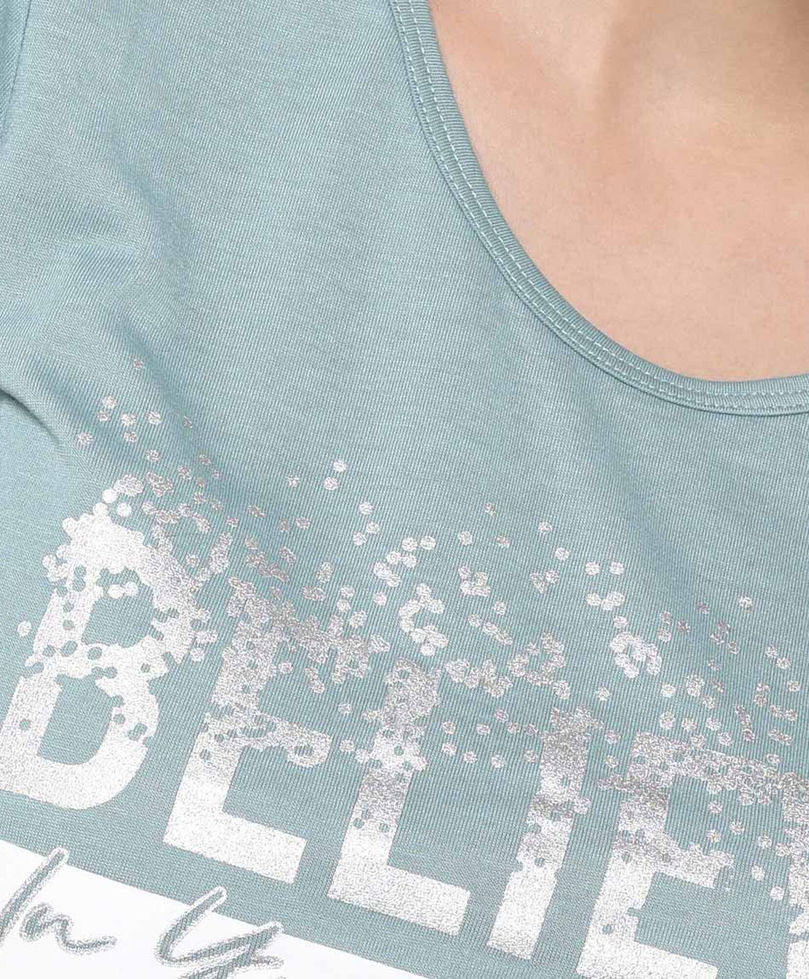 Polera deportiva mujer escote en espalda Polera deportiva mujer escote en espalda