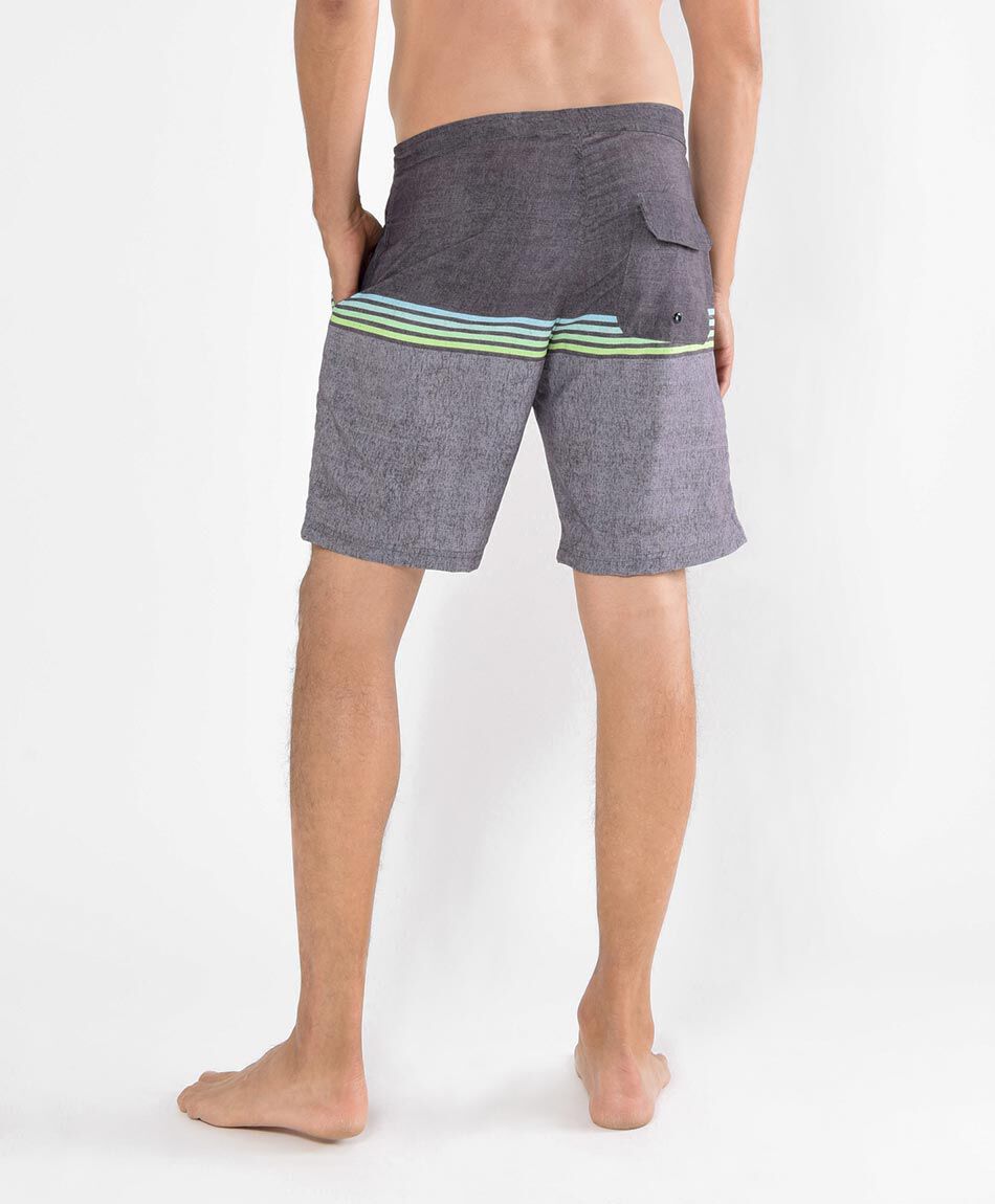 Traje de ba&ntilde;o l&iacute;neas