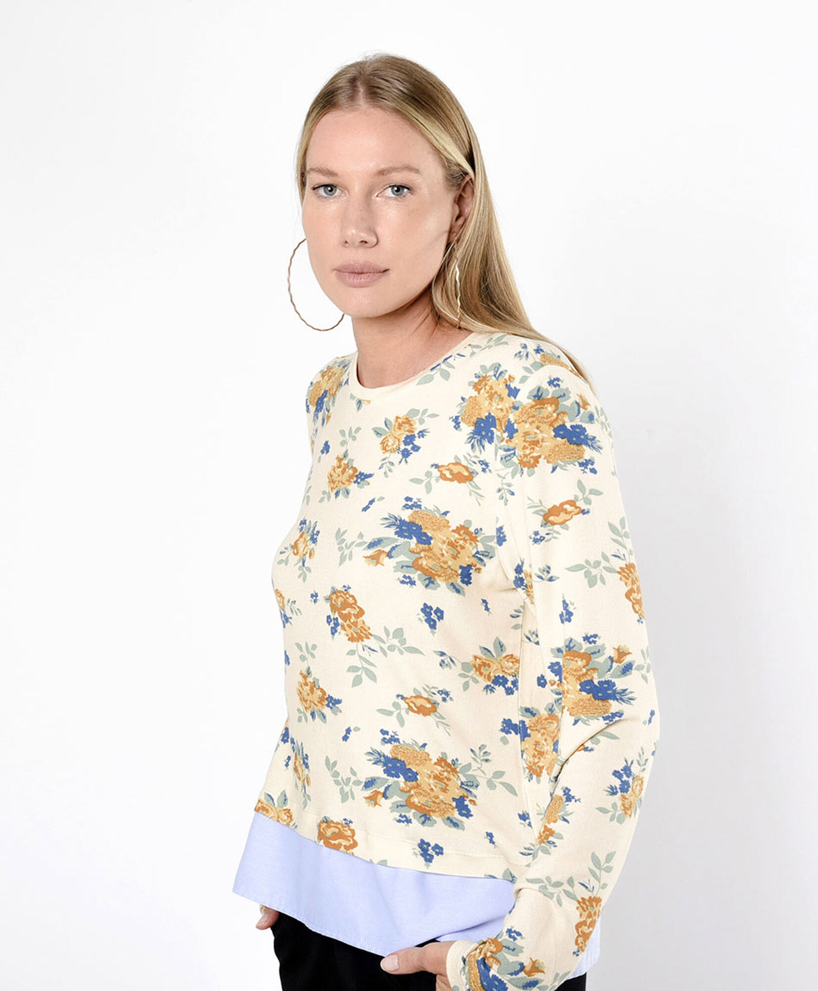 Polera mujer floreada beige doble basta Polera mujer floreada beige doble basta