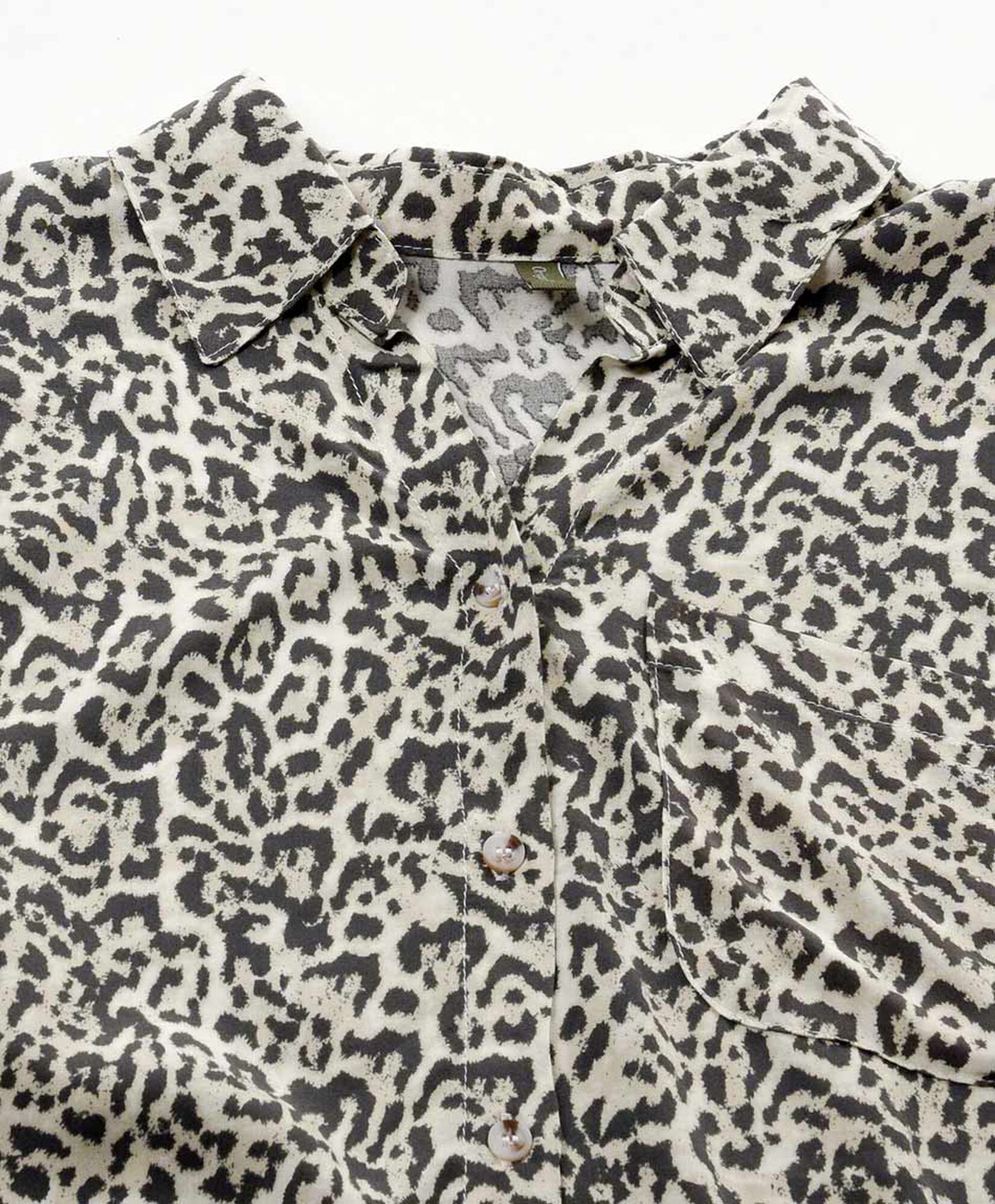 Blusa mujer animal print bolsillo Blusa mujer animal print bolsillo