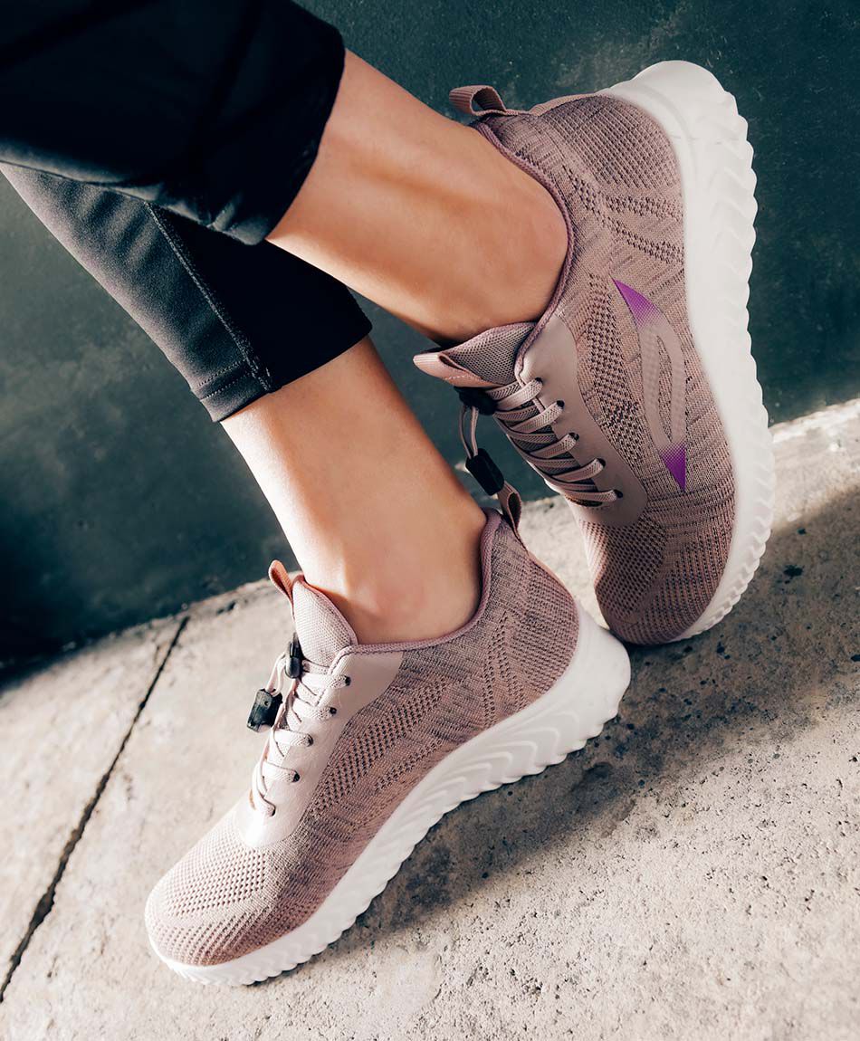 Zapatilla deportiva mujer malla rosada