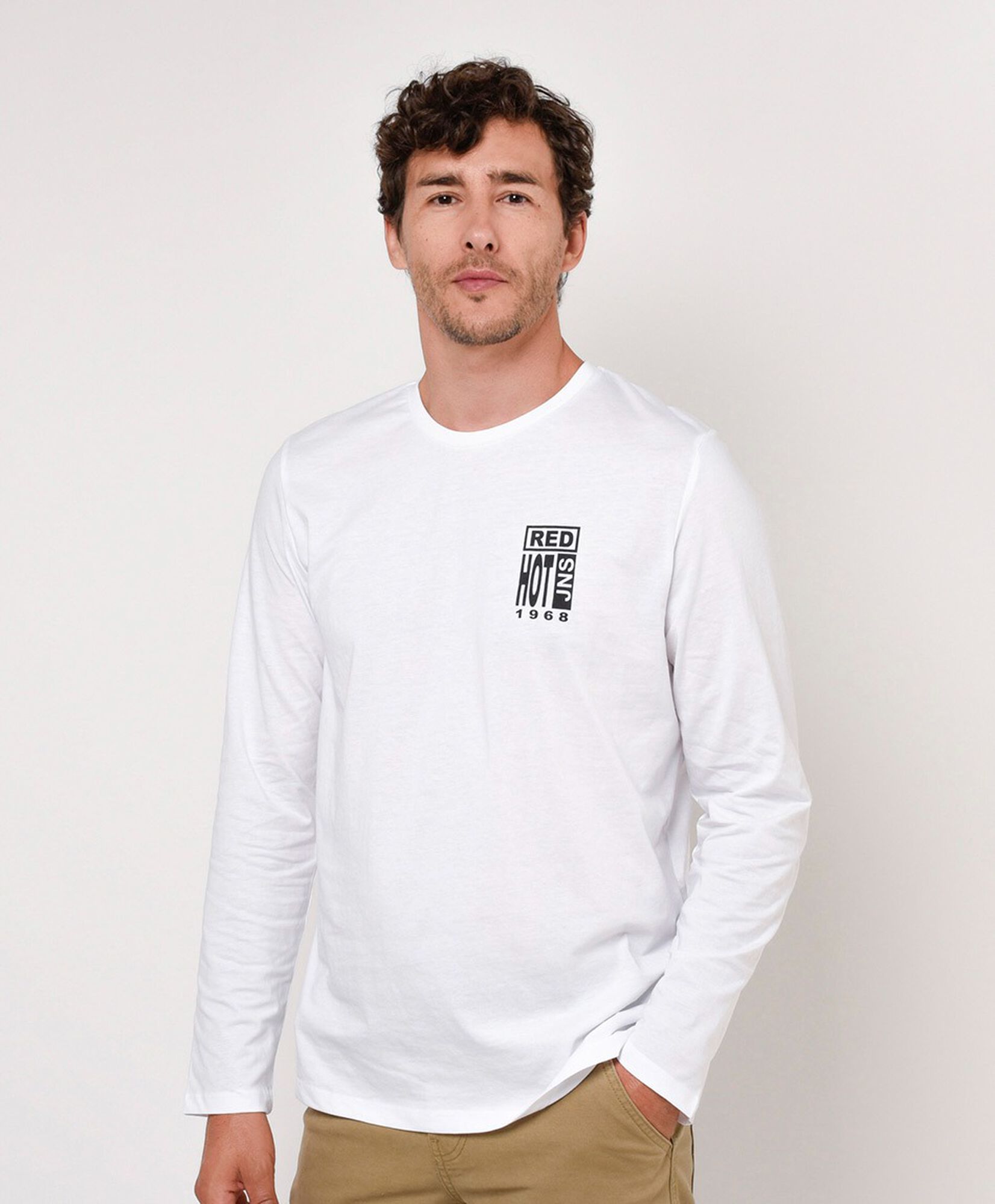 Polera hombre doble estampado Polera hombre doble estampado