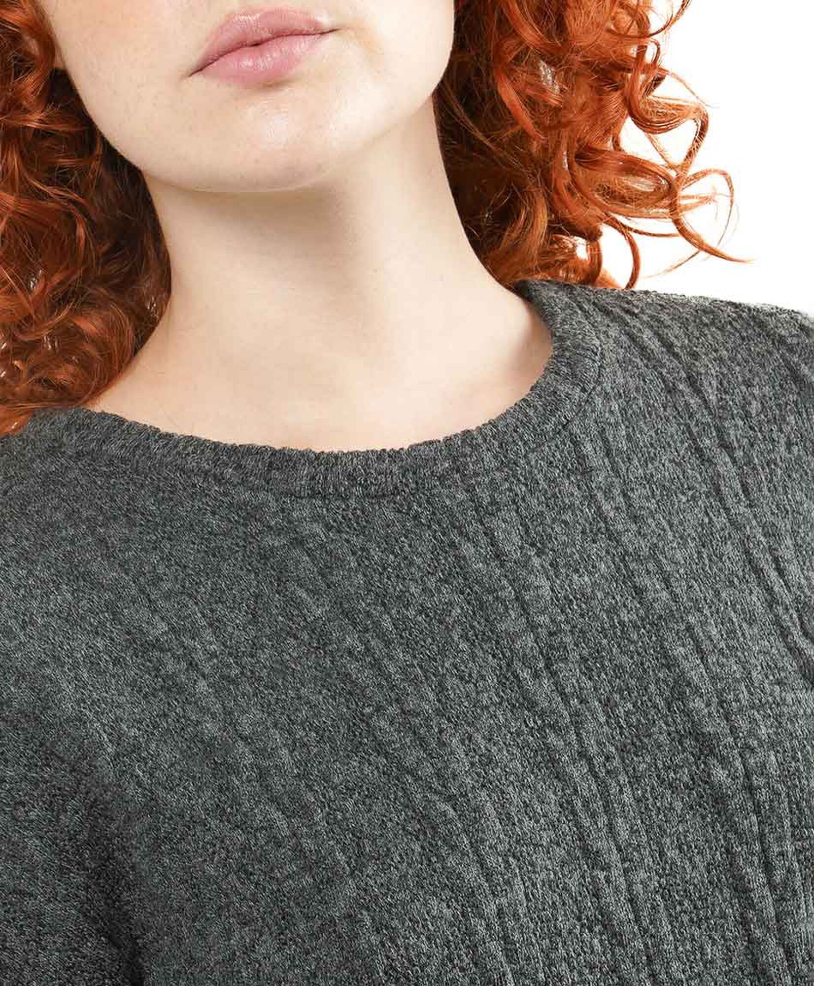 Sweater mujer trenzado gris corto Sweater mujer trenzado gris corto
