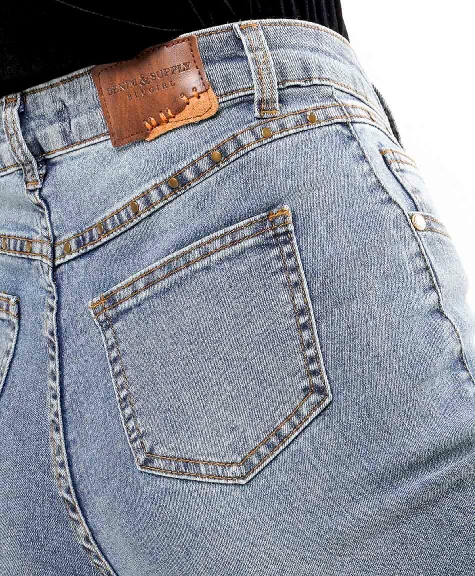 Jeans mujer tachas flare Jeans mujer tachas flare