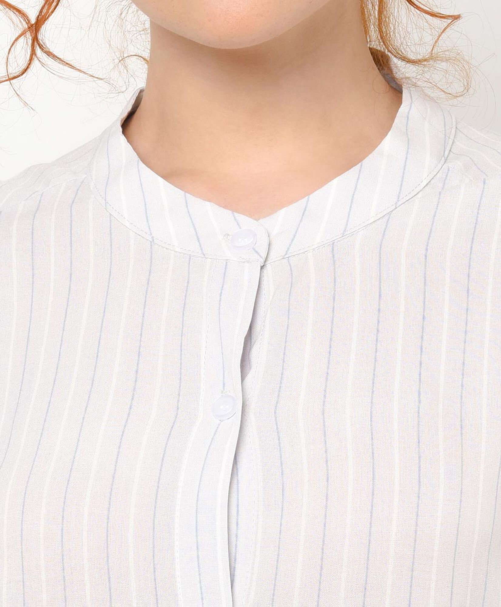 Blusa mujer líneas blanca cuello mao Blusa mujer líneas blanca cuello mao