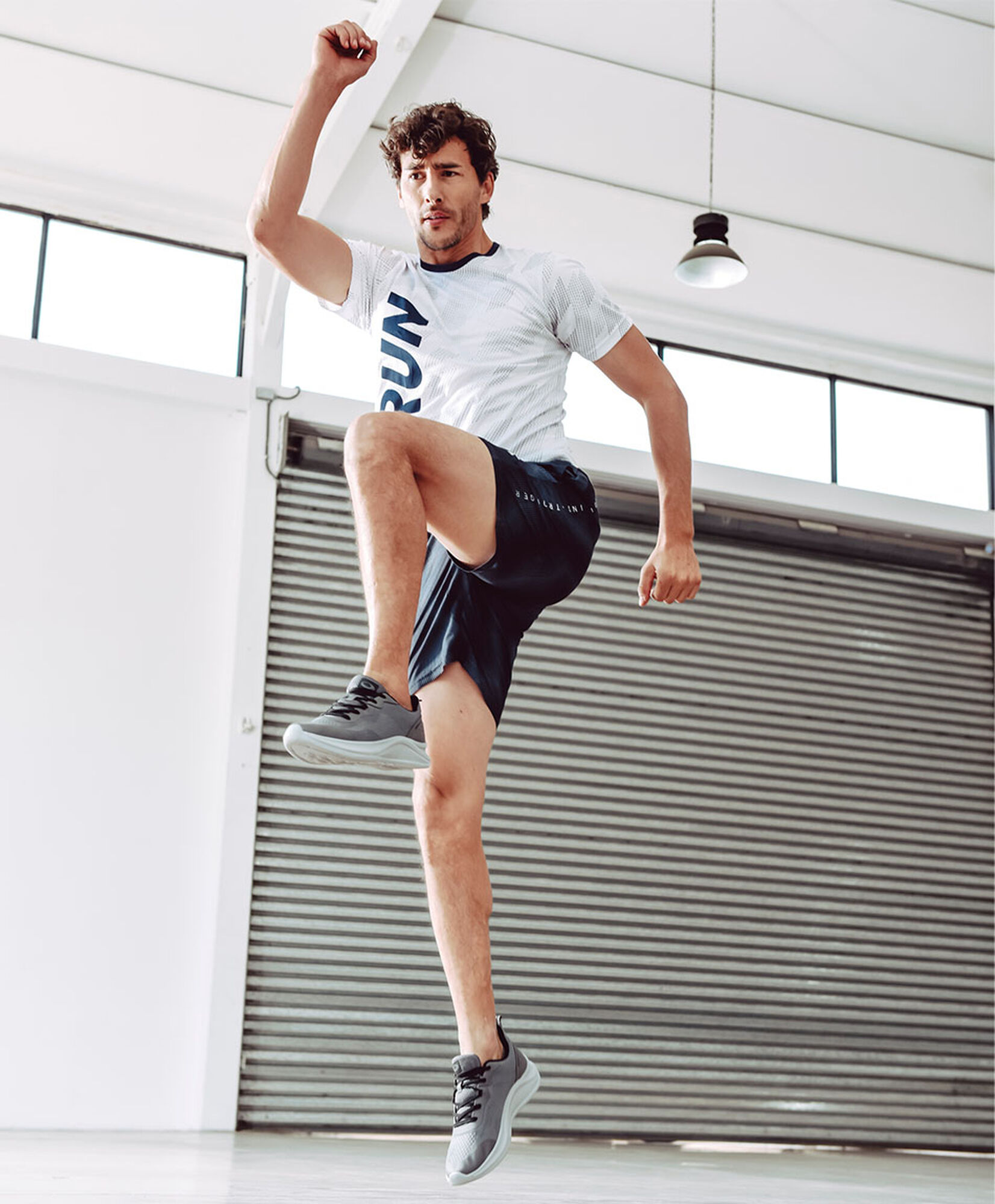 Short deportivo hombre mini líneas Short deportivo hombre mini líneas