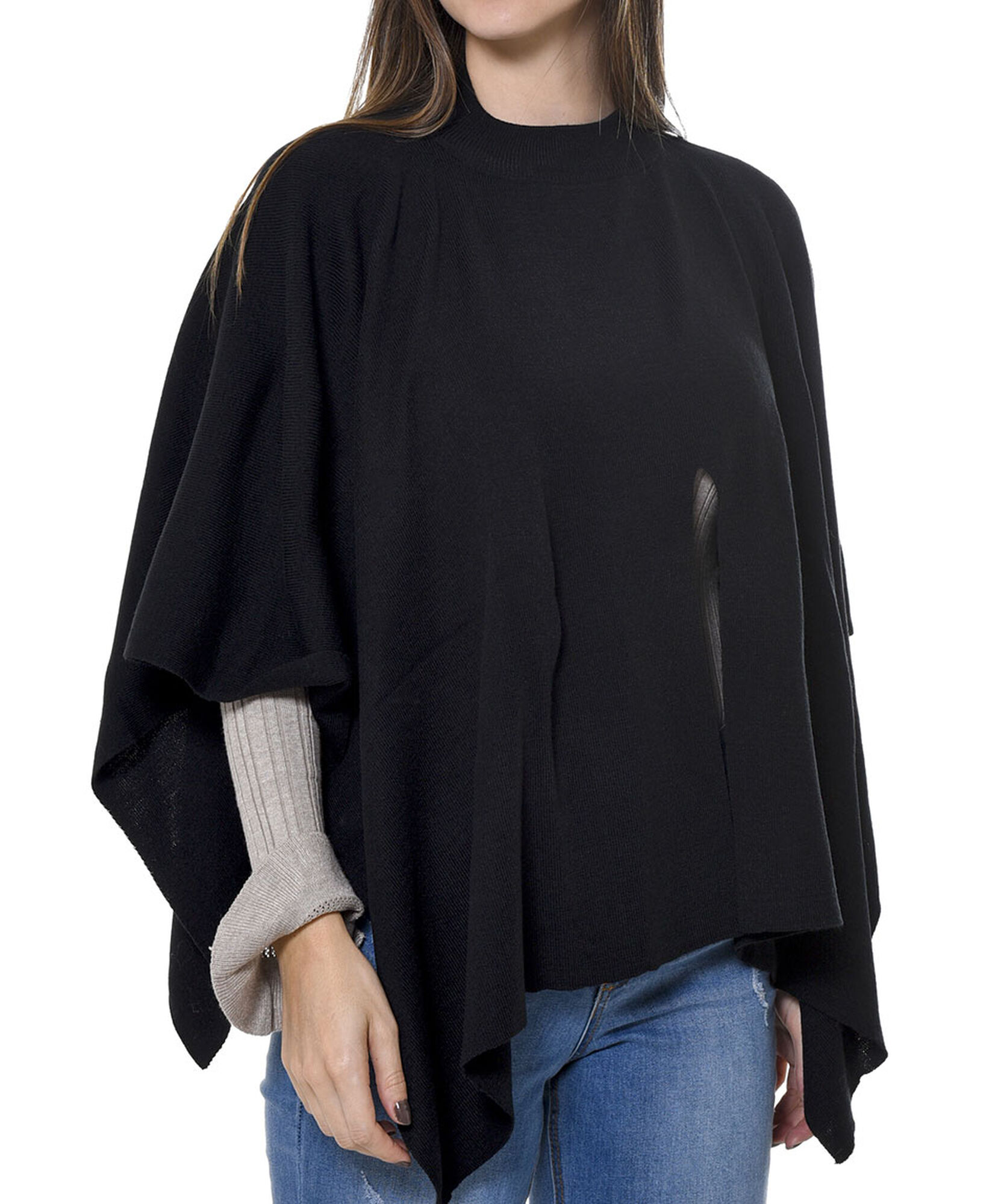 Poncho detalle abertura Poncho detalle abertura