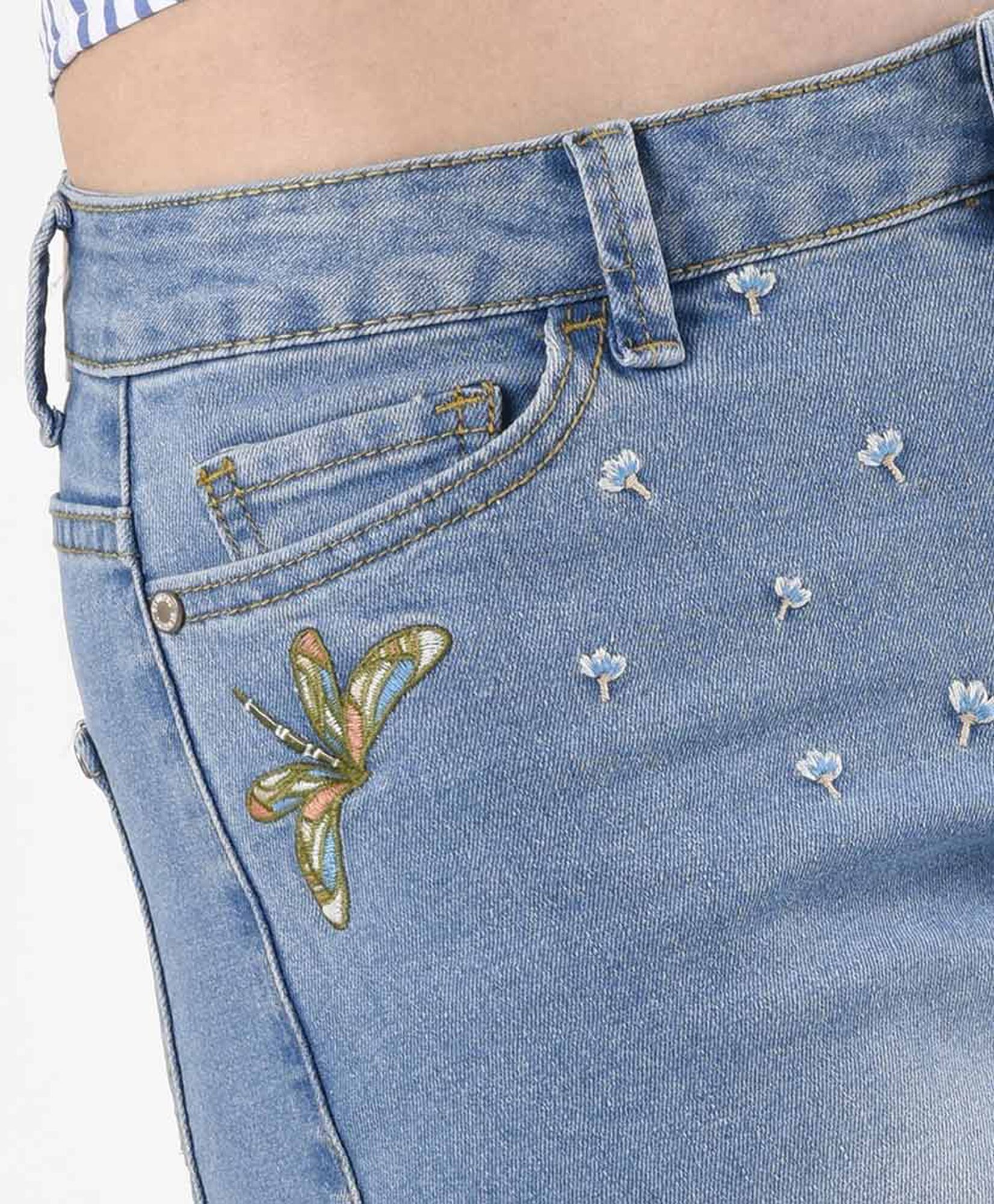 Jeans mujer bordado wide Jeans mujer bordado wide