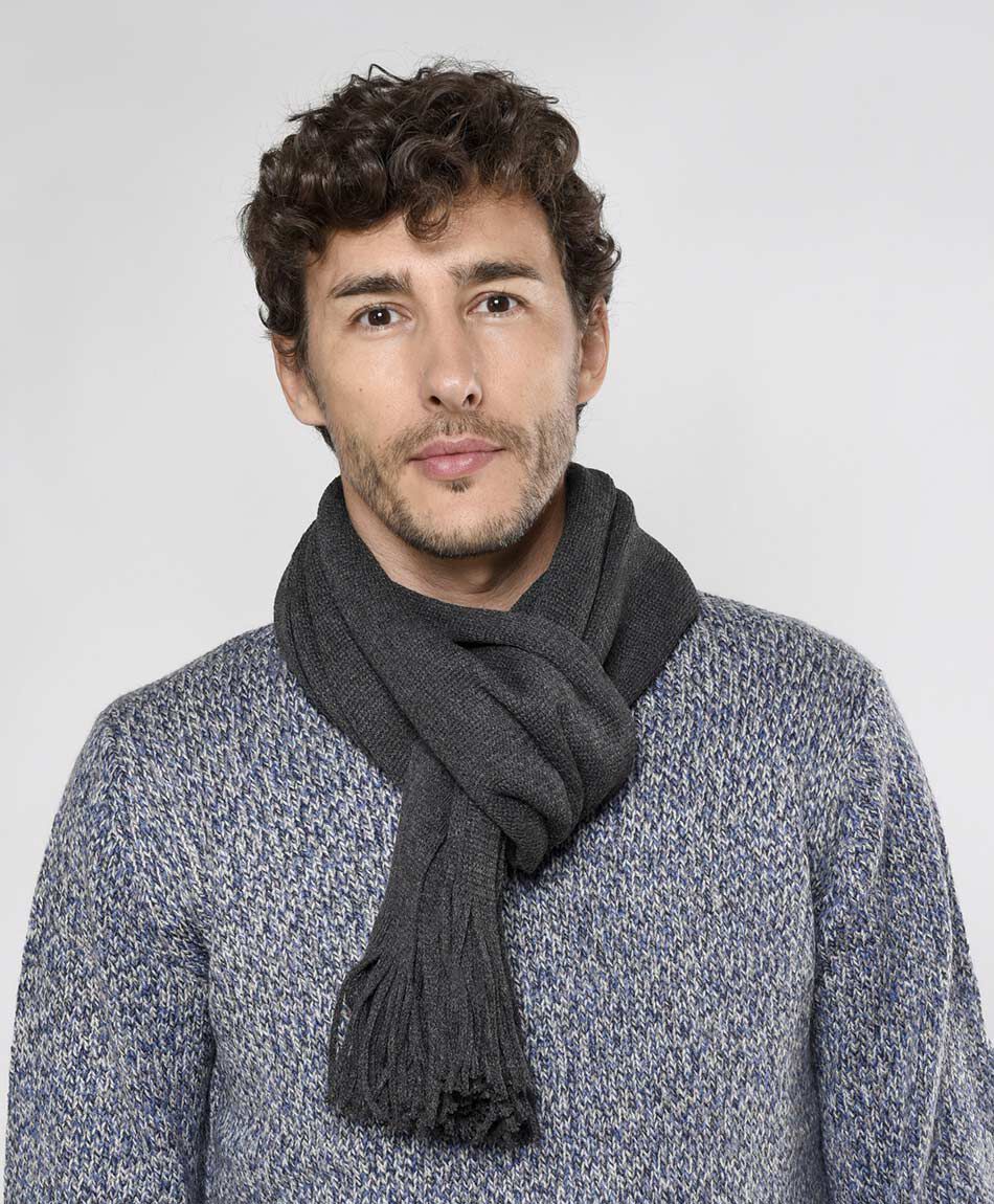 Bufanda hombre lisa flecos