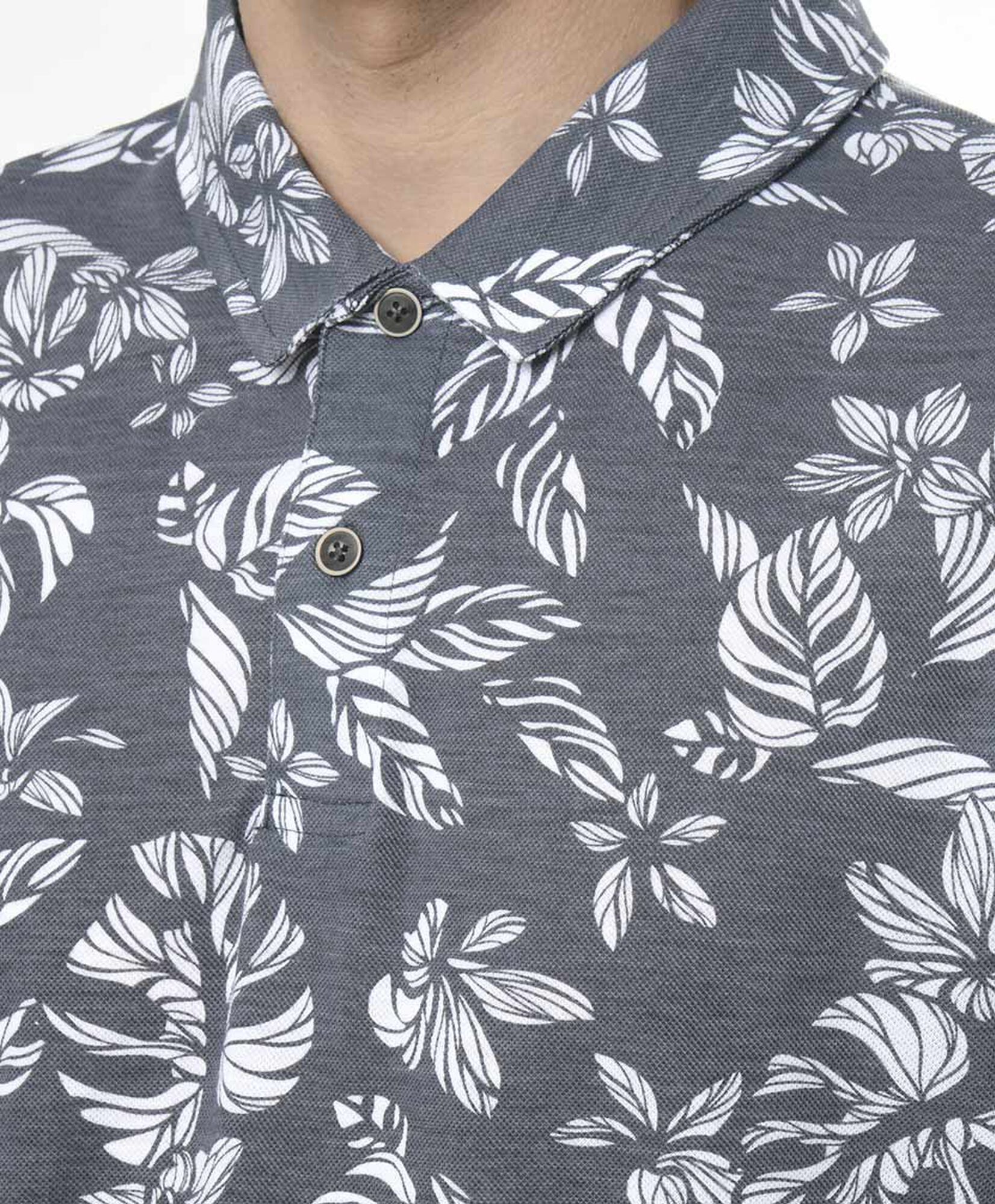 Polera hombre floral cuello piqué Polera hombre floral cuello piqué
