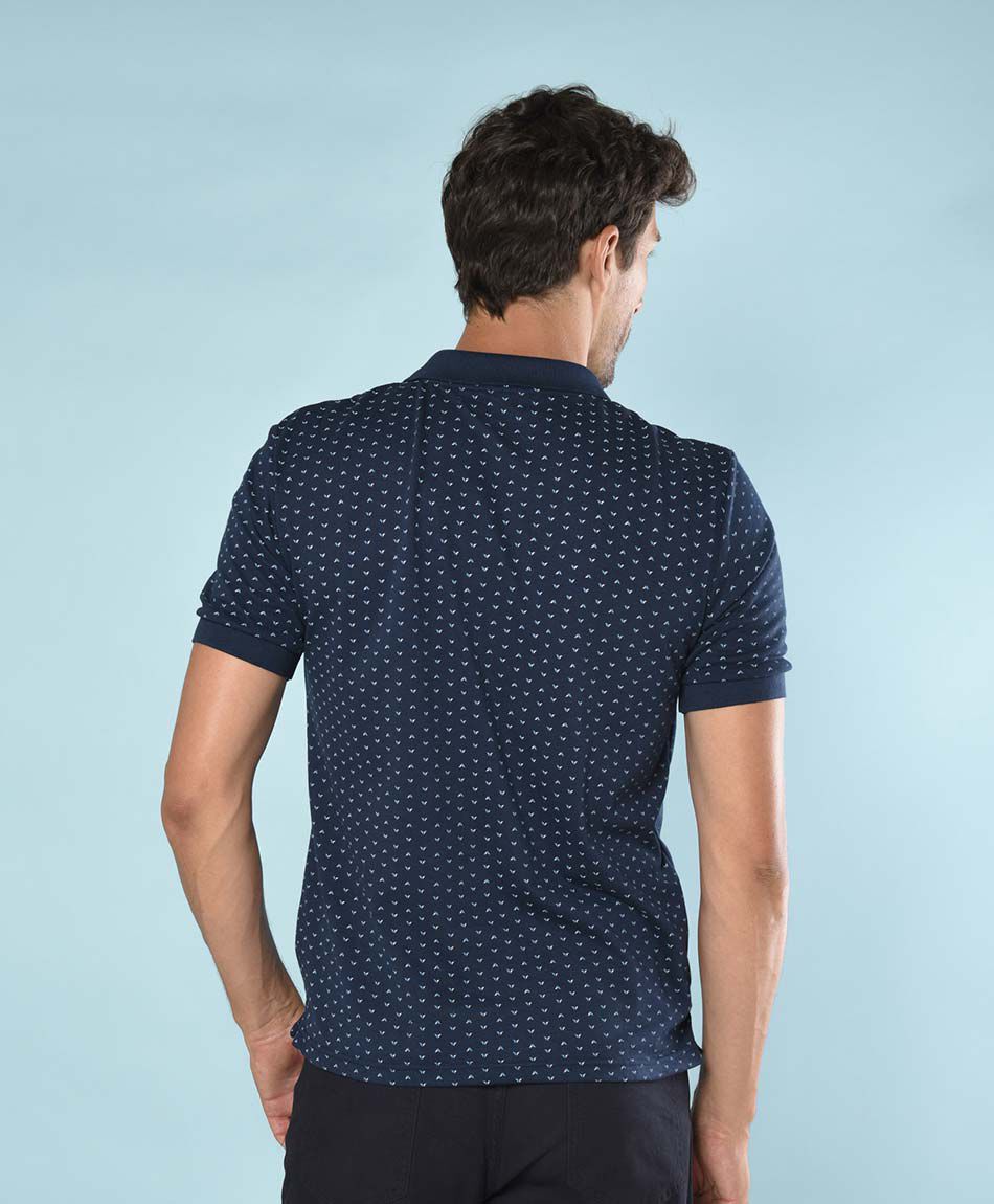 Polera hombre piqu&eacute; tri&aacute;ngulos