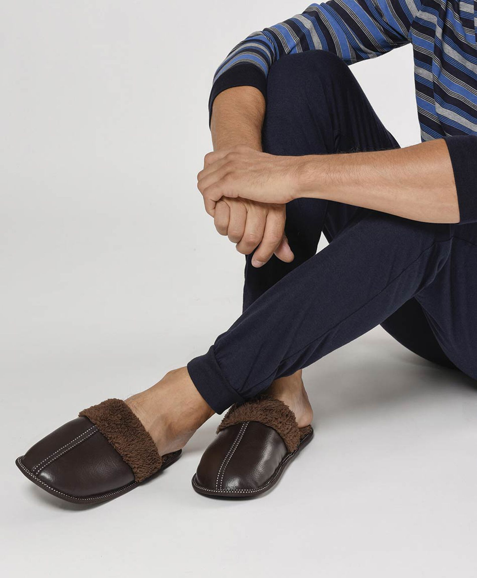 Pantufla hombre chiporro café Pantufla hombre chiporro café