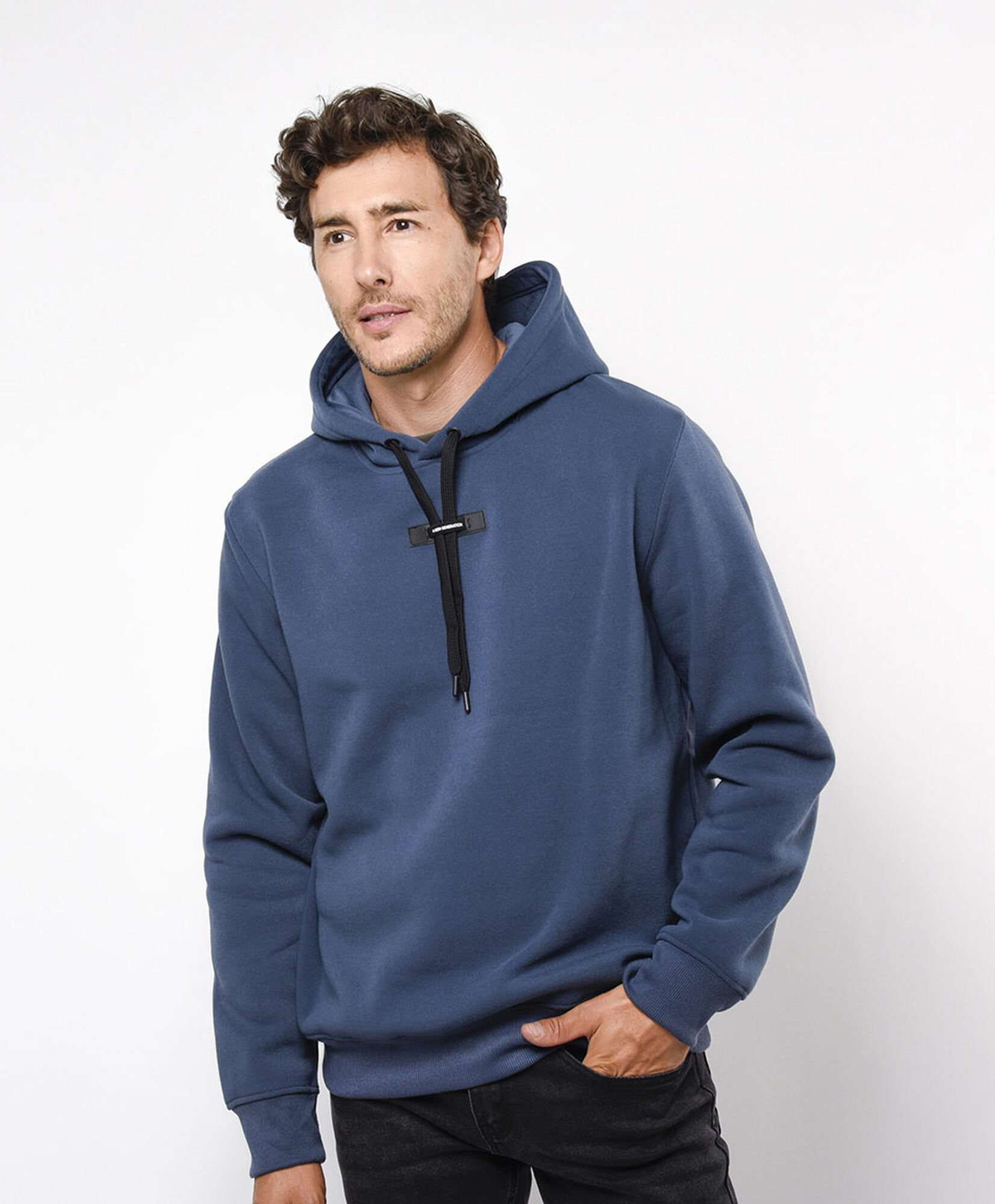 Polerón hombre liso con gorro Polerón hombre liso con gorro
