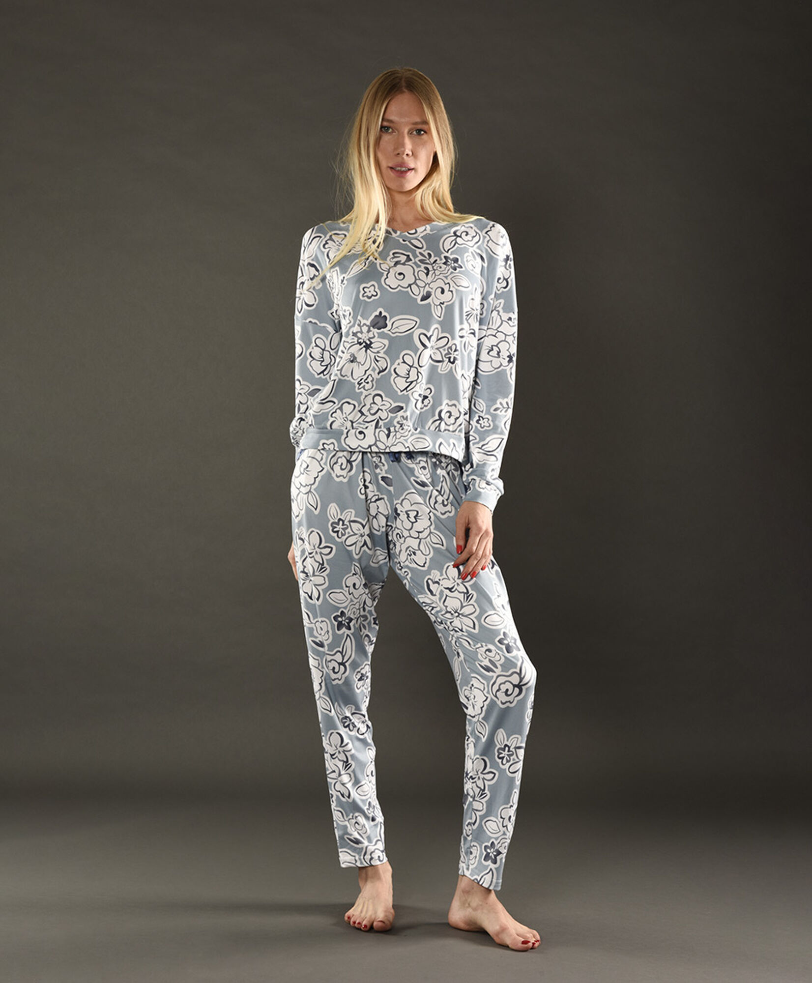 Pijama  flores Pijama  flores