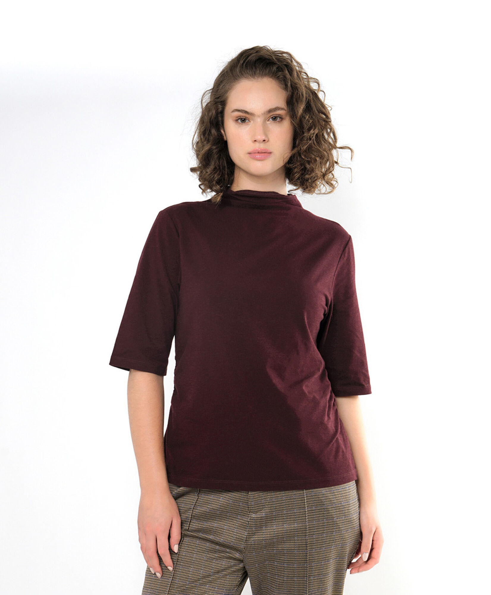 Polera mujer cuello medio lisa Polera mujer cuello medio lisa
