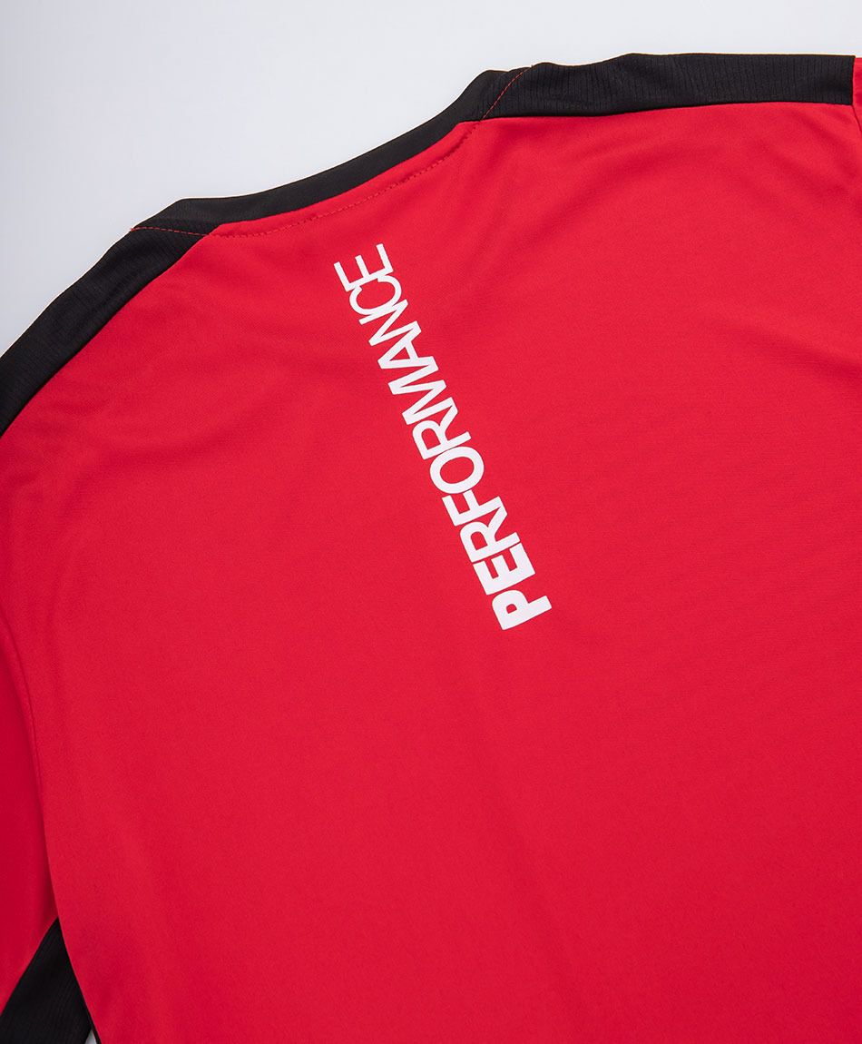 Polera deportiva hombre roja l&iacute;neas
