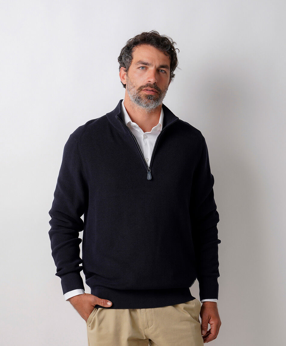 Sweater hombre cuello medio liso
