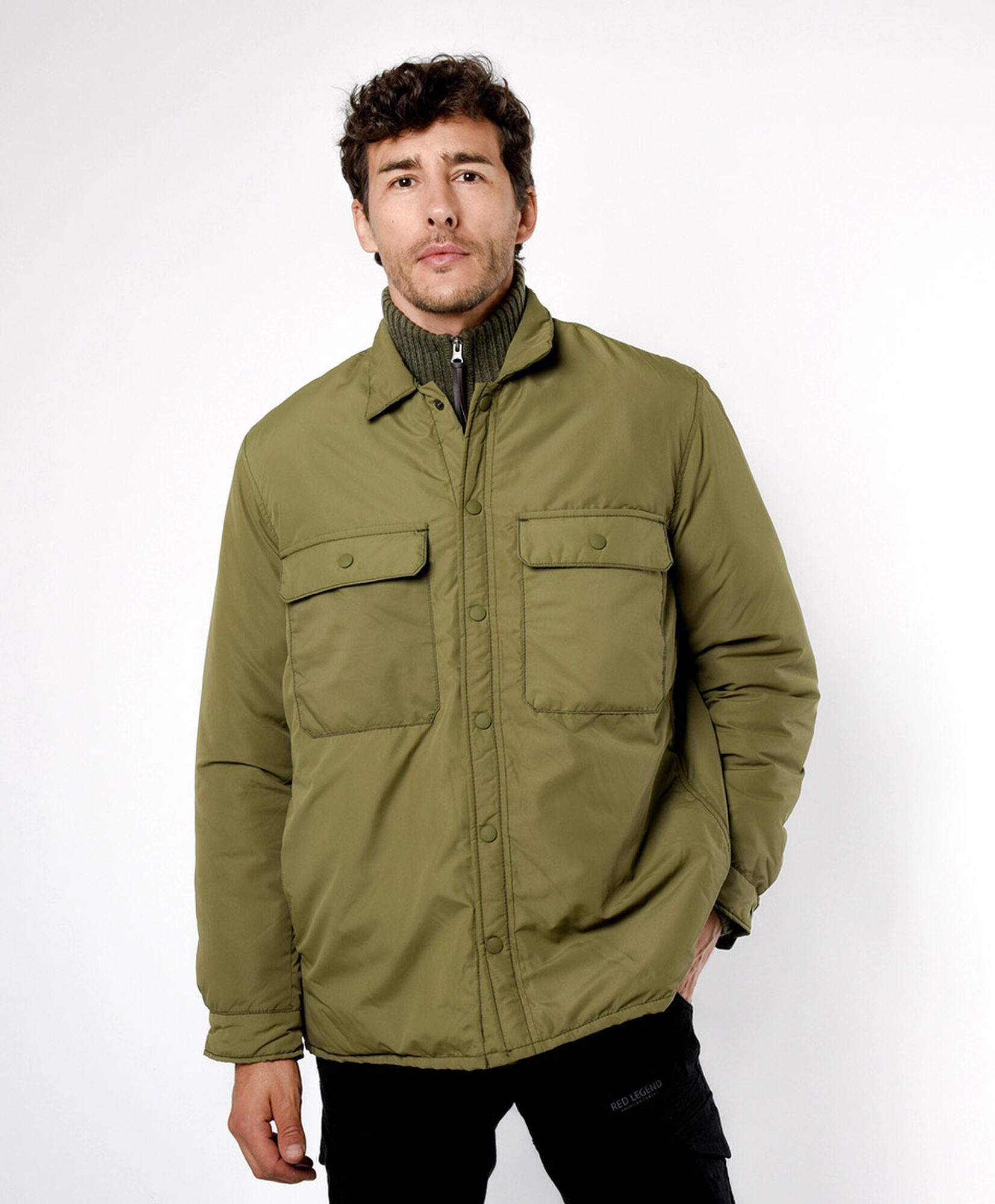 Chaqueta hombre bolsillos y botones Chaqueta hombre bolsillos y botones