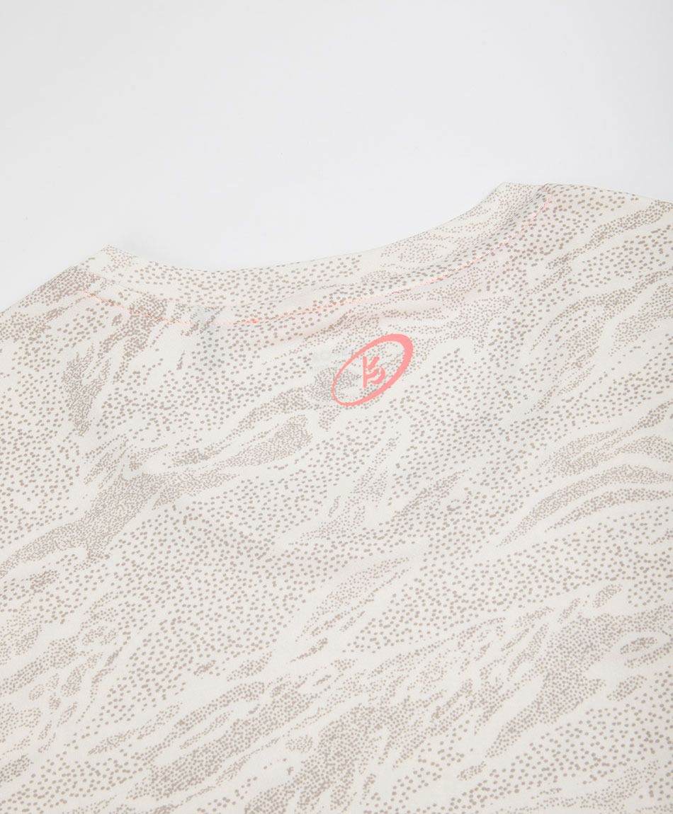 Polera deportiva mujer dise&ntilde;o beige