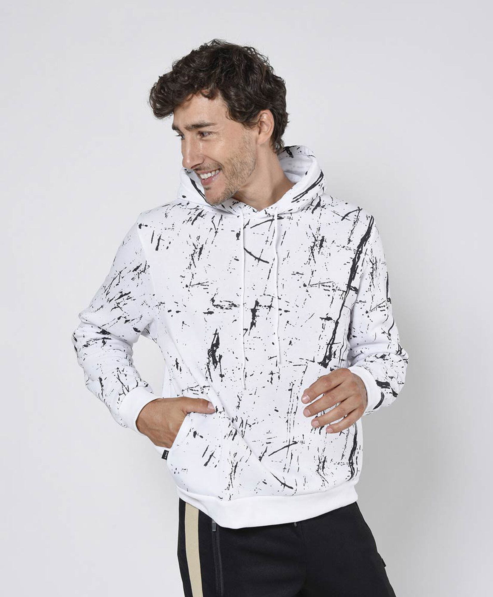 Polerón deportivo hombre pintas Polerón deportivo hombre pintas