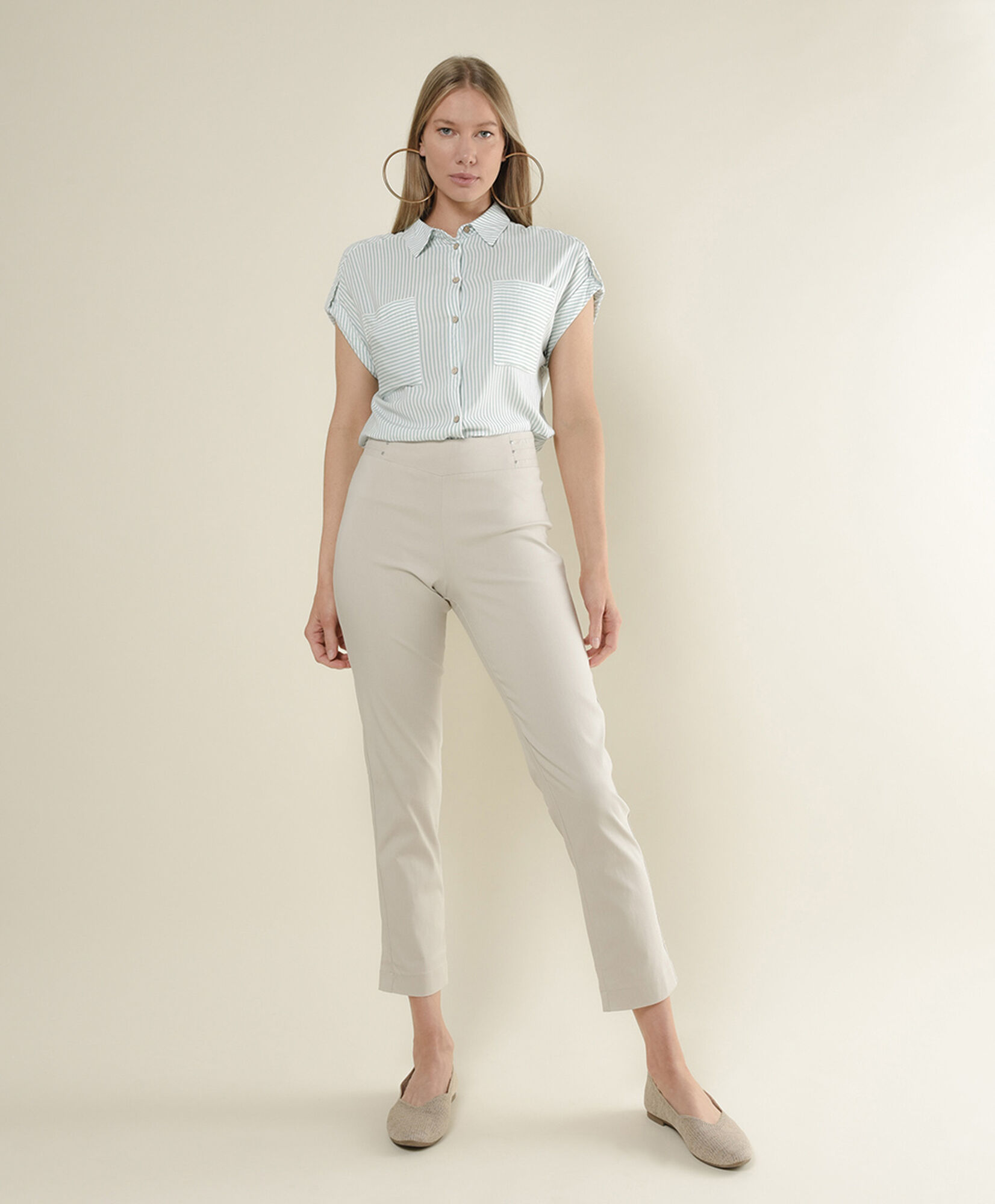 Pantalón mujer detalle cintura Pantalón mujer detalle cintura