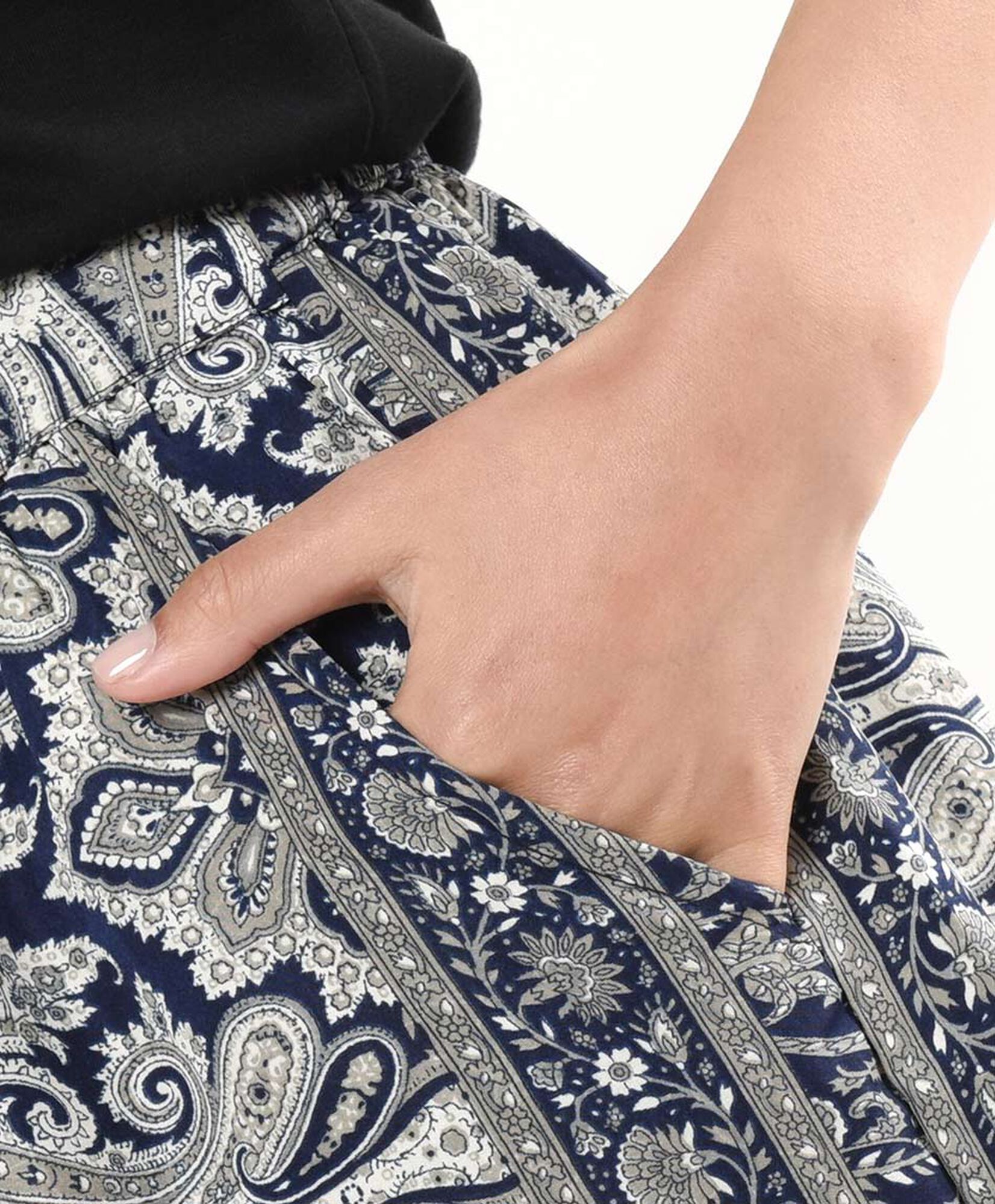 Short mujer lazo floreado Short mujer lazo floreado