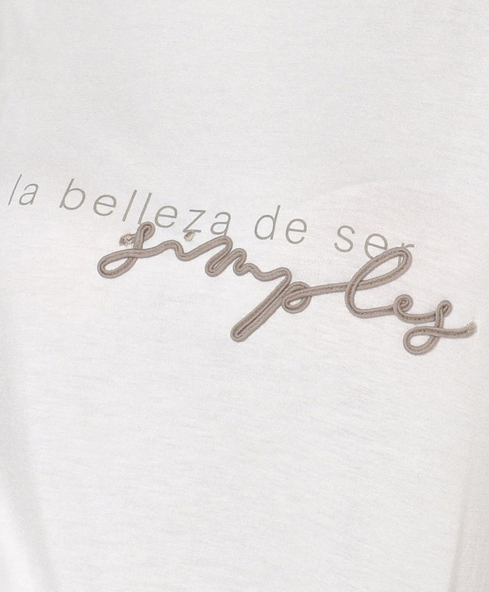 Polera mujer mensaje bordado Polera mujer mensaje bordado