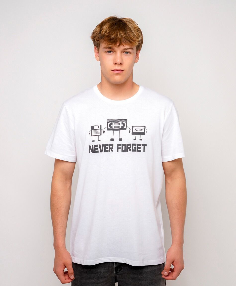 Polera hombre never forget