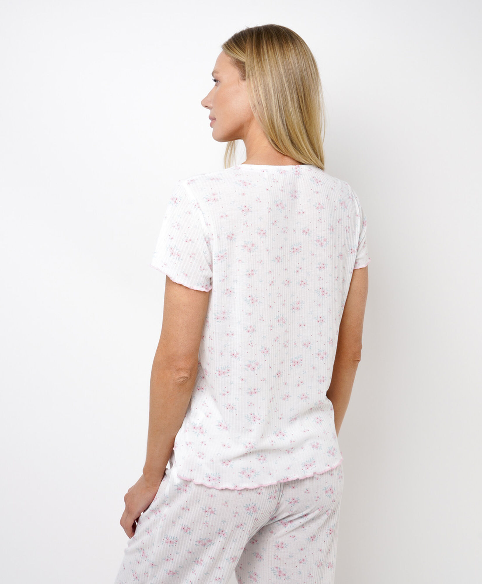 Pijama mujer capri floreado rosado Pijama mujer capri floreado rosado