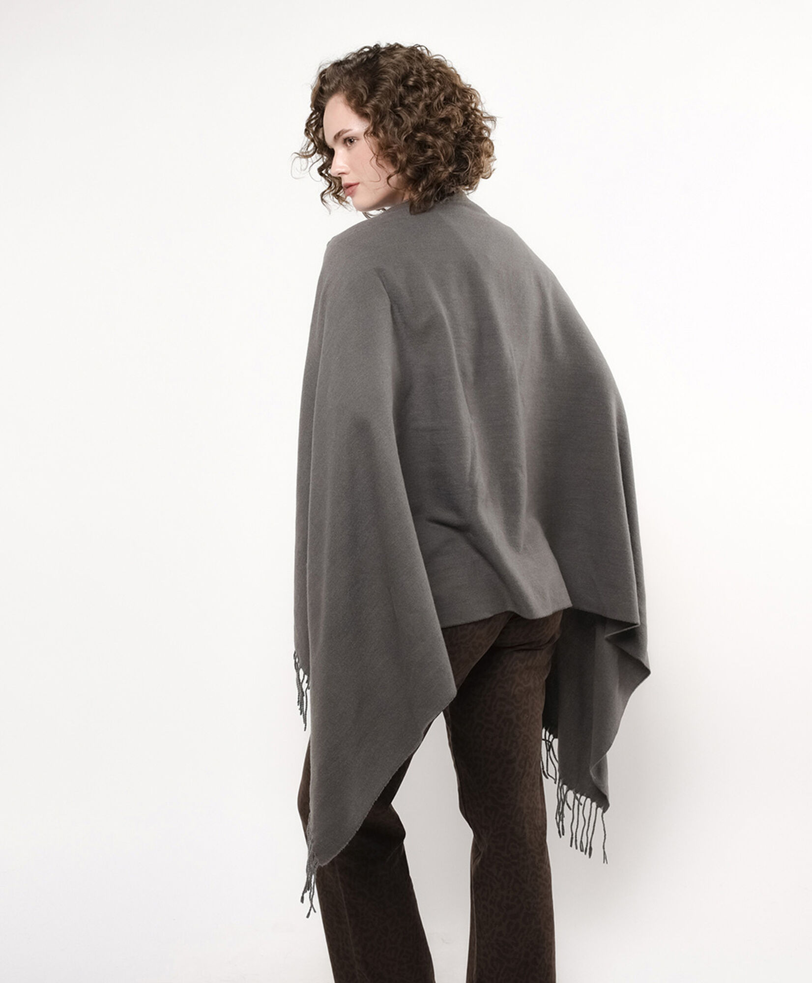 Ruana mujer suave gris Ruana mujer suave gris