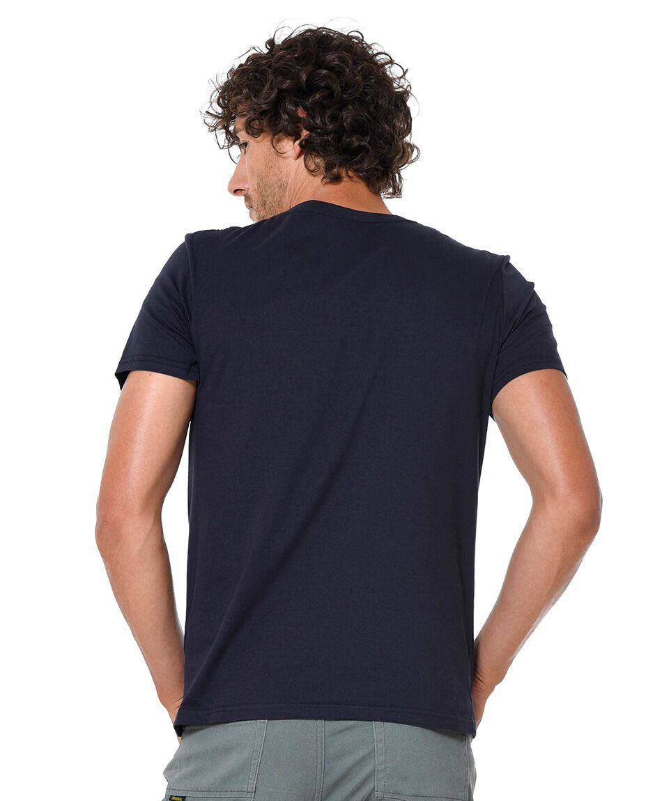 Polera estampada cuello v