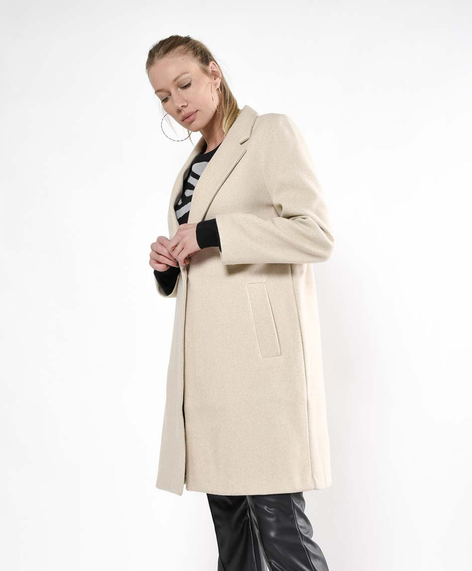Abrigo mujer velvet botón Abrigo mujer velvet botón
