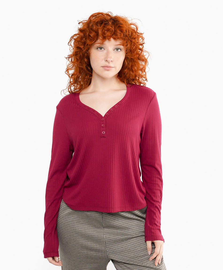 Polera mujer cuelo v abotonado