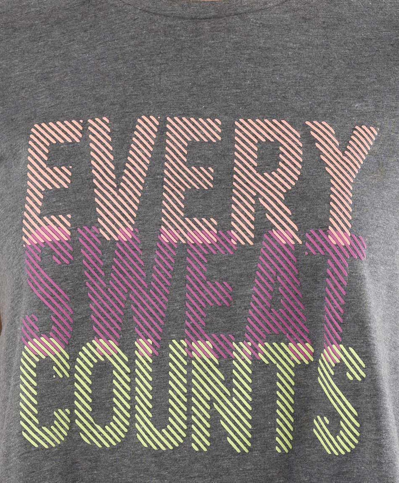 Polera deportiva mujer estampada frase Polera deportiva mujer estampada frase