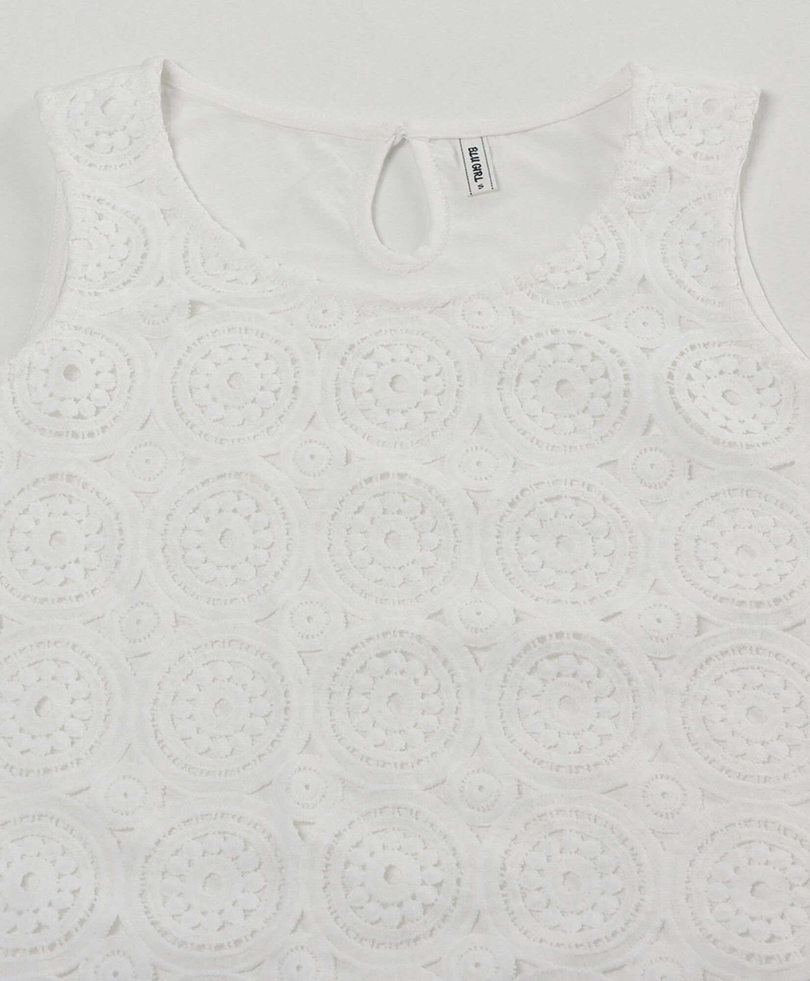 Blusa mujer estilo crochet redondos Blusa mujer estilo crochet redondos