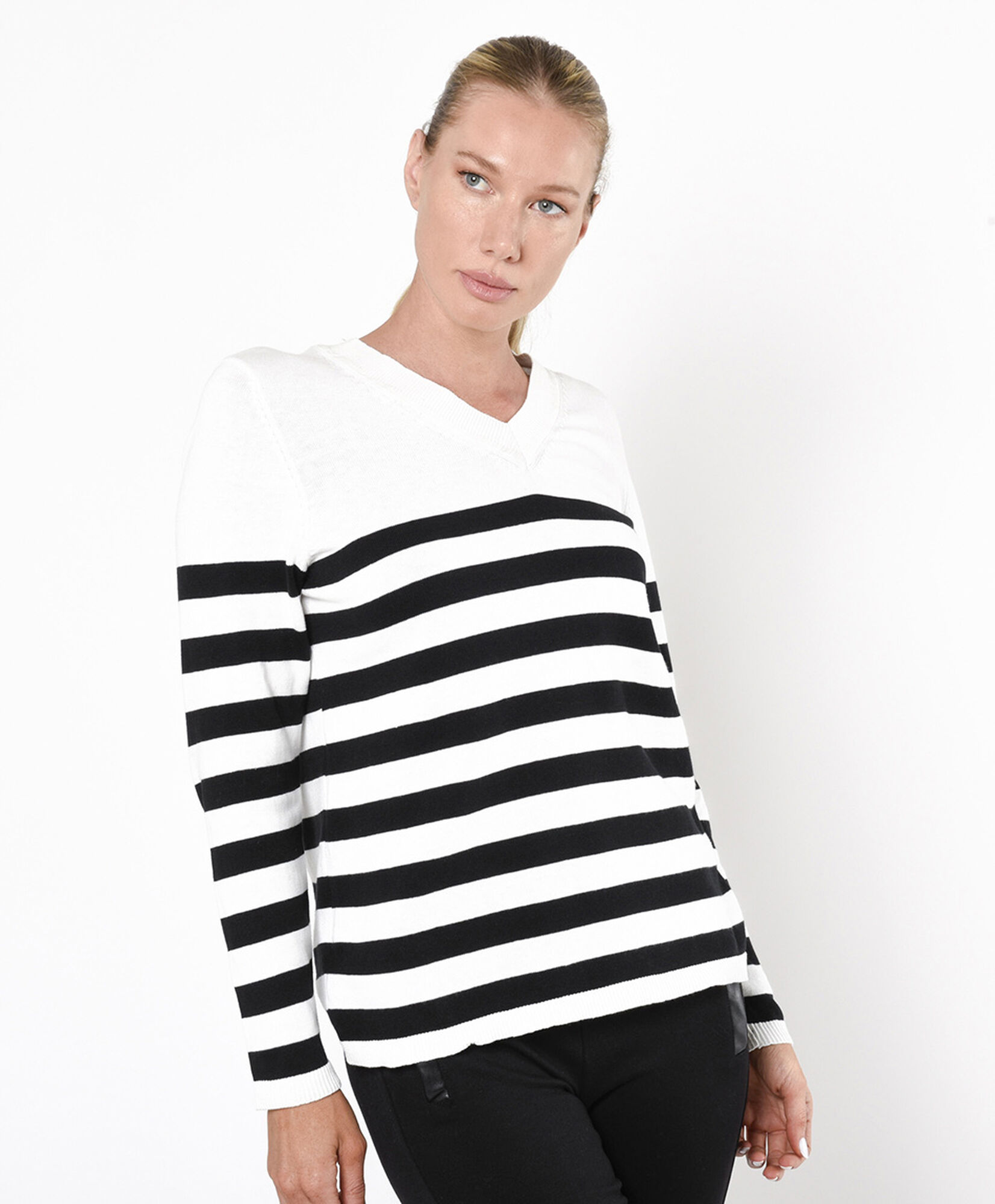 Sweater mujer rayas cuello en v Sweater mujer rayas cuello en v