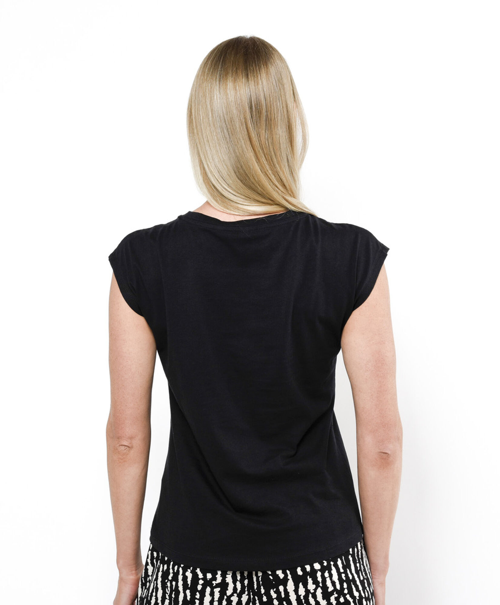 Polera mujer estampado letras doradas Polera mujer estampado letras doradas