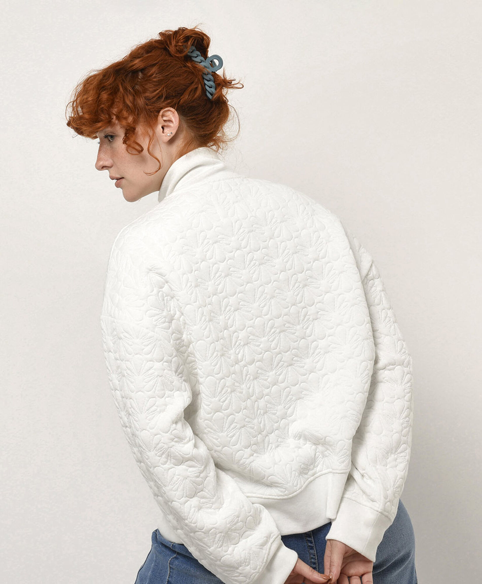 Polerón mujer diseño floral blanco Polerón mujer diseño floral blanco