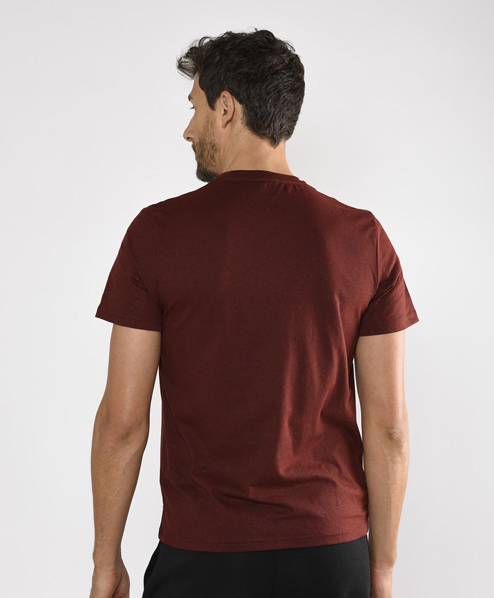 Polera deportiva manga corta cuello redondo Polera deportiva manga corta cuello redondo