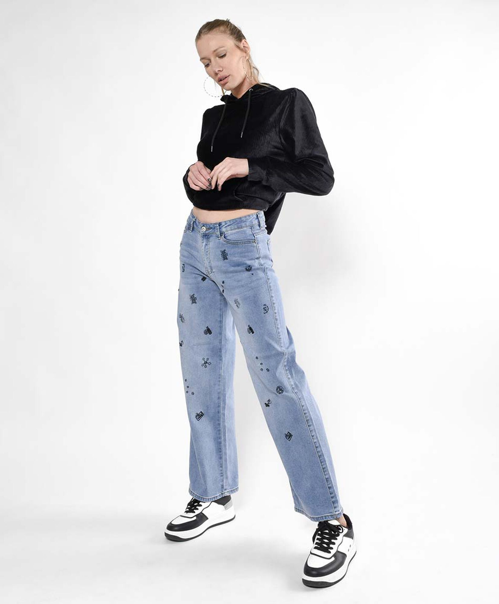 Jeans mujer bordado wide Jeans mujer bordado wide
