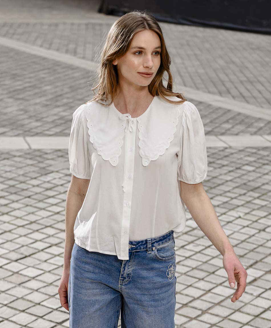 Blusa mujer cuello bordado
