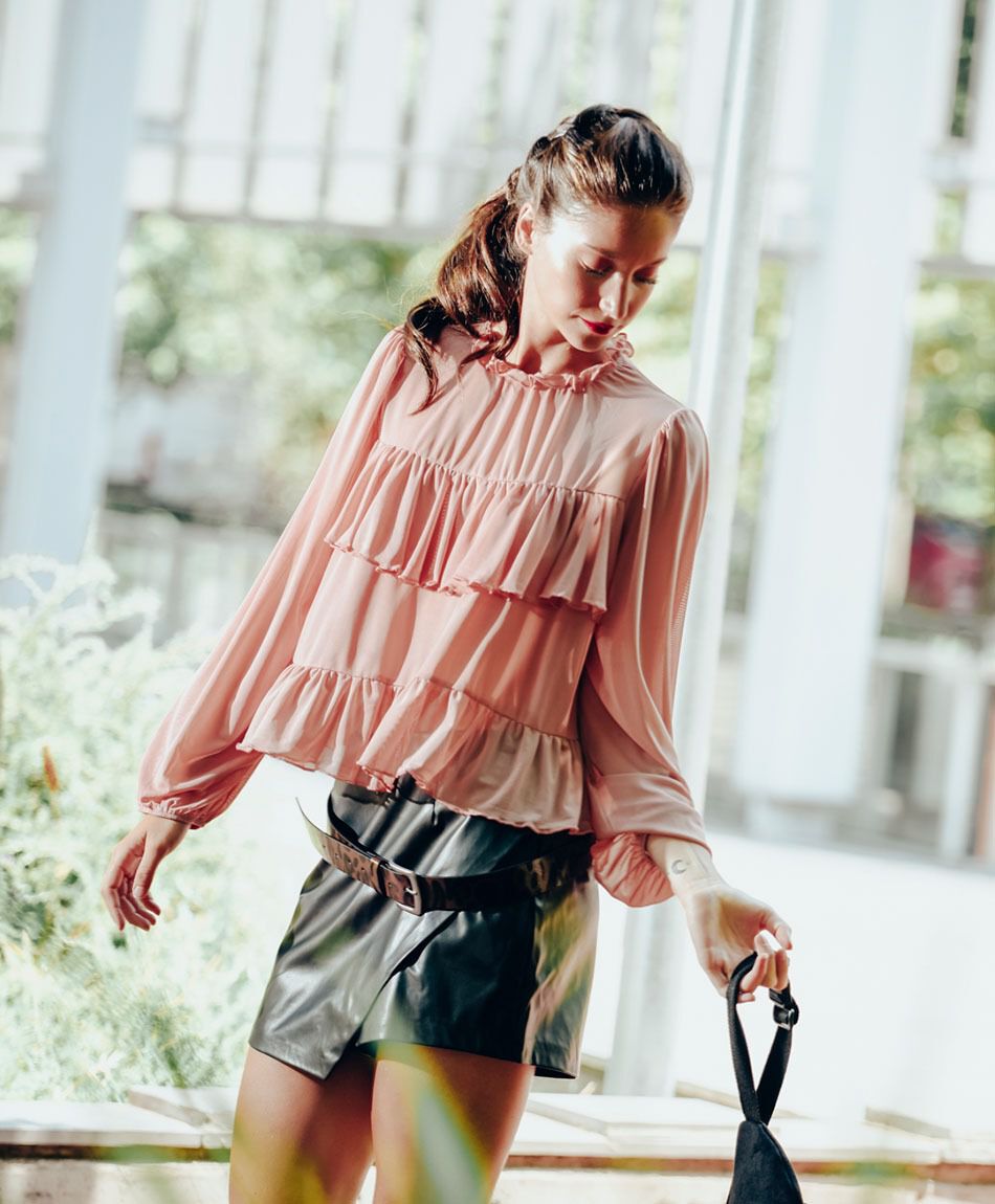 Polera mujer vuelos frontales